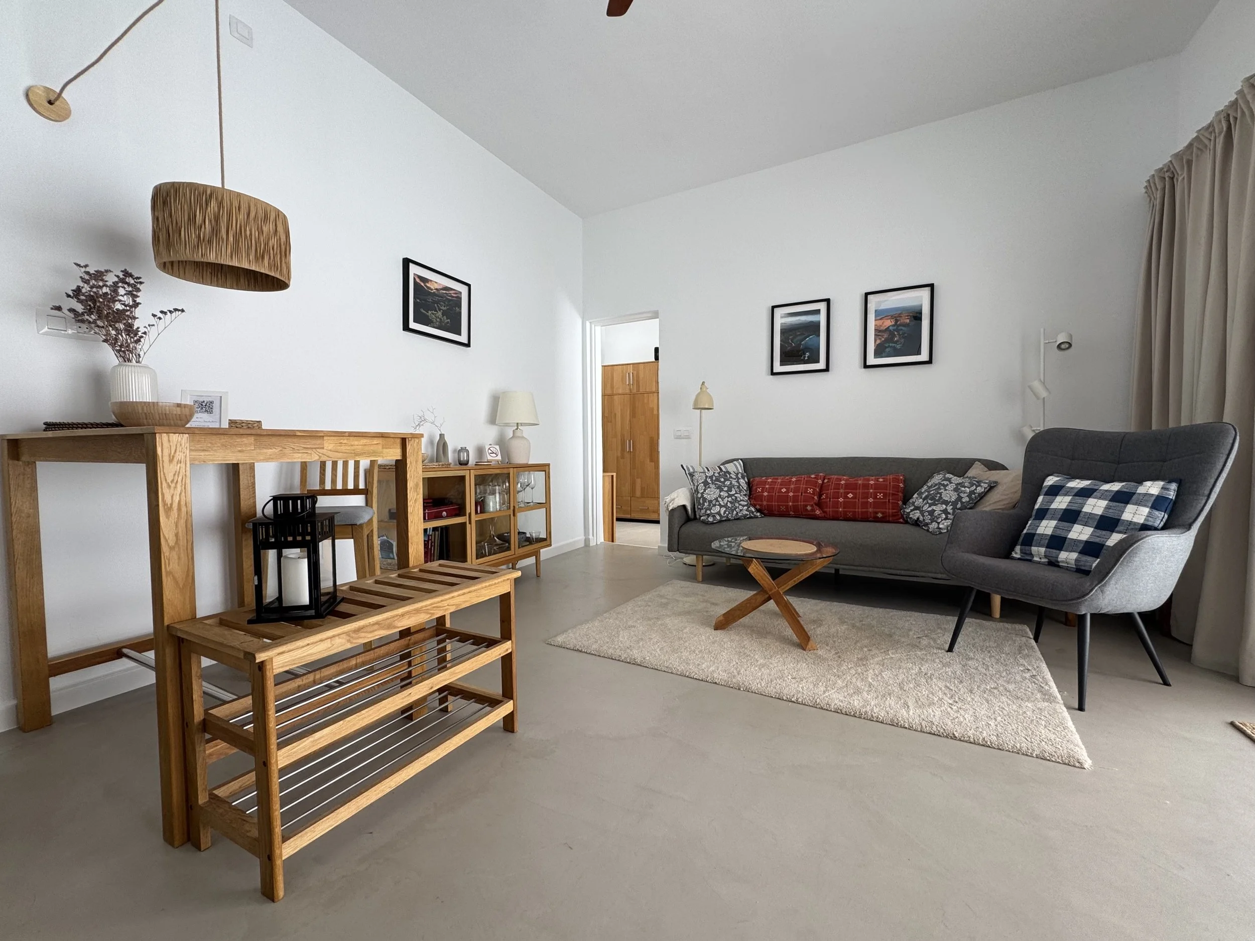 ruhiges, stilvolles Wohnzimmer