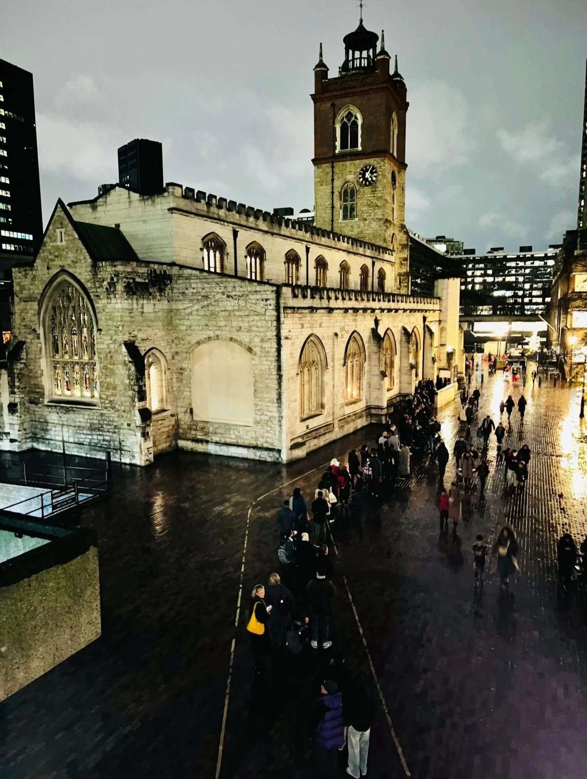 O Come let us adore Him! O Come! To #thelittlecountrychurchinthecity in these days of Advent and into Christmas #stepintochristmas #carolservice #midnightmass