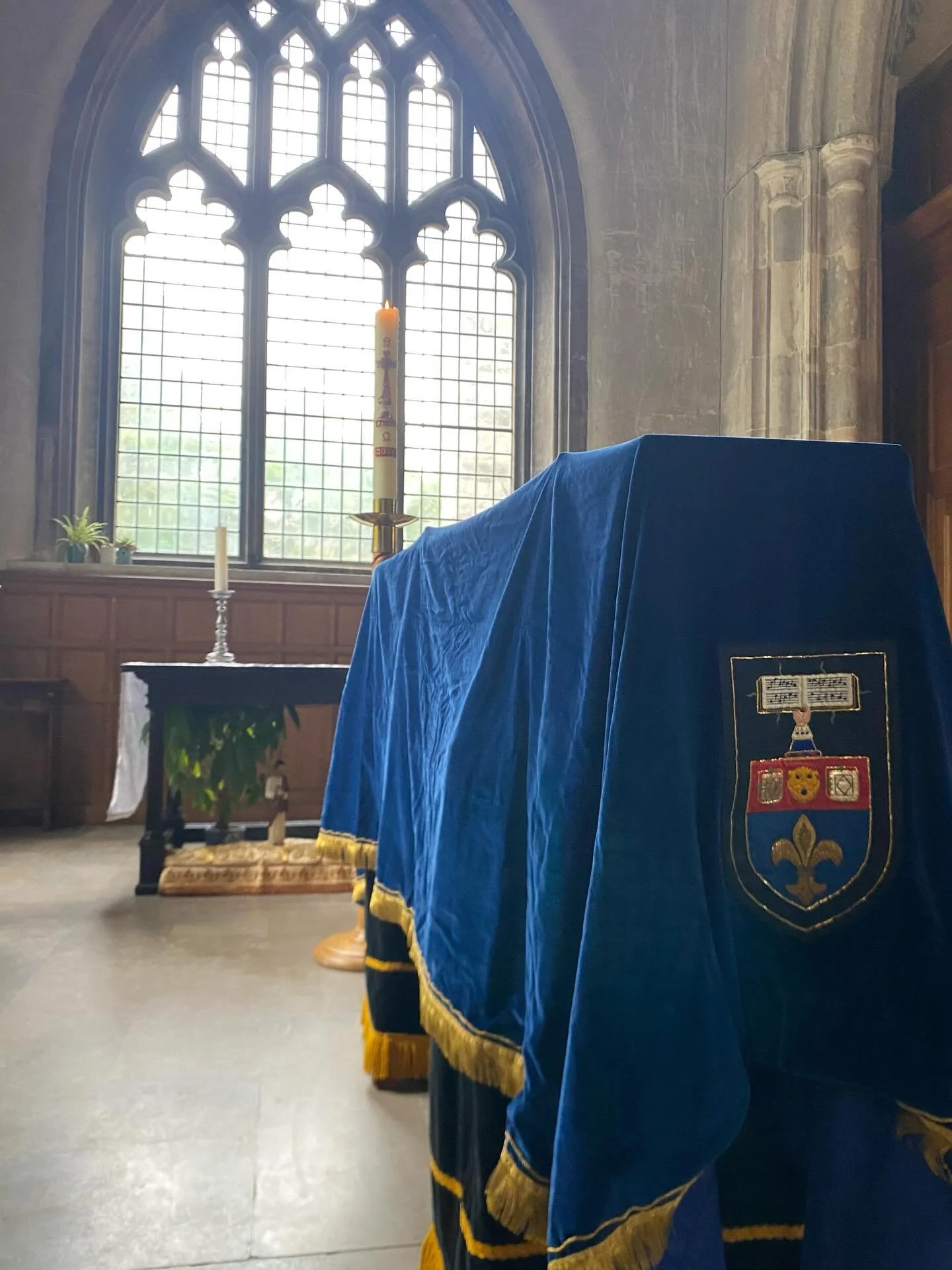 Last night, David entered, for the last time, the parish church he has served so faithfully for 56 years. His body has rested in church, in God&rsquo;s arms, over night, and today his Funeral Requiem Eucharist will be at 1pm. #resteternalgrantuntohim