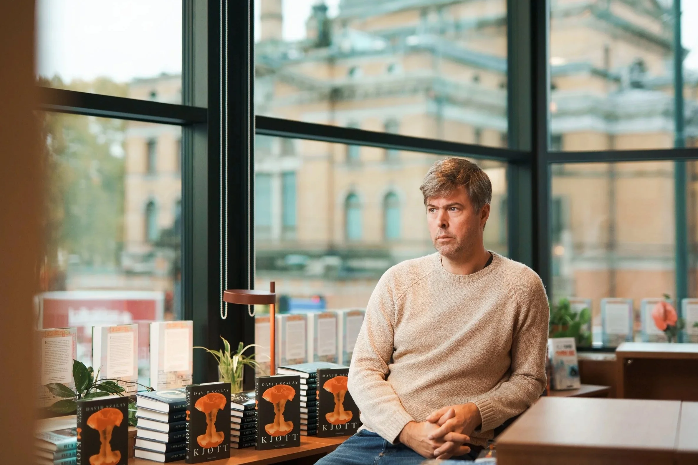 David+Szalay+oct+2025_by+Maria+Vihovde_06.jpg