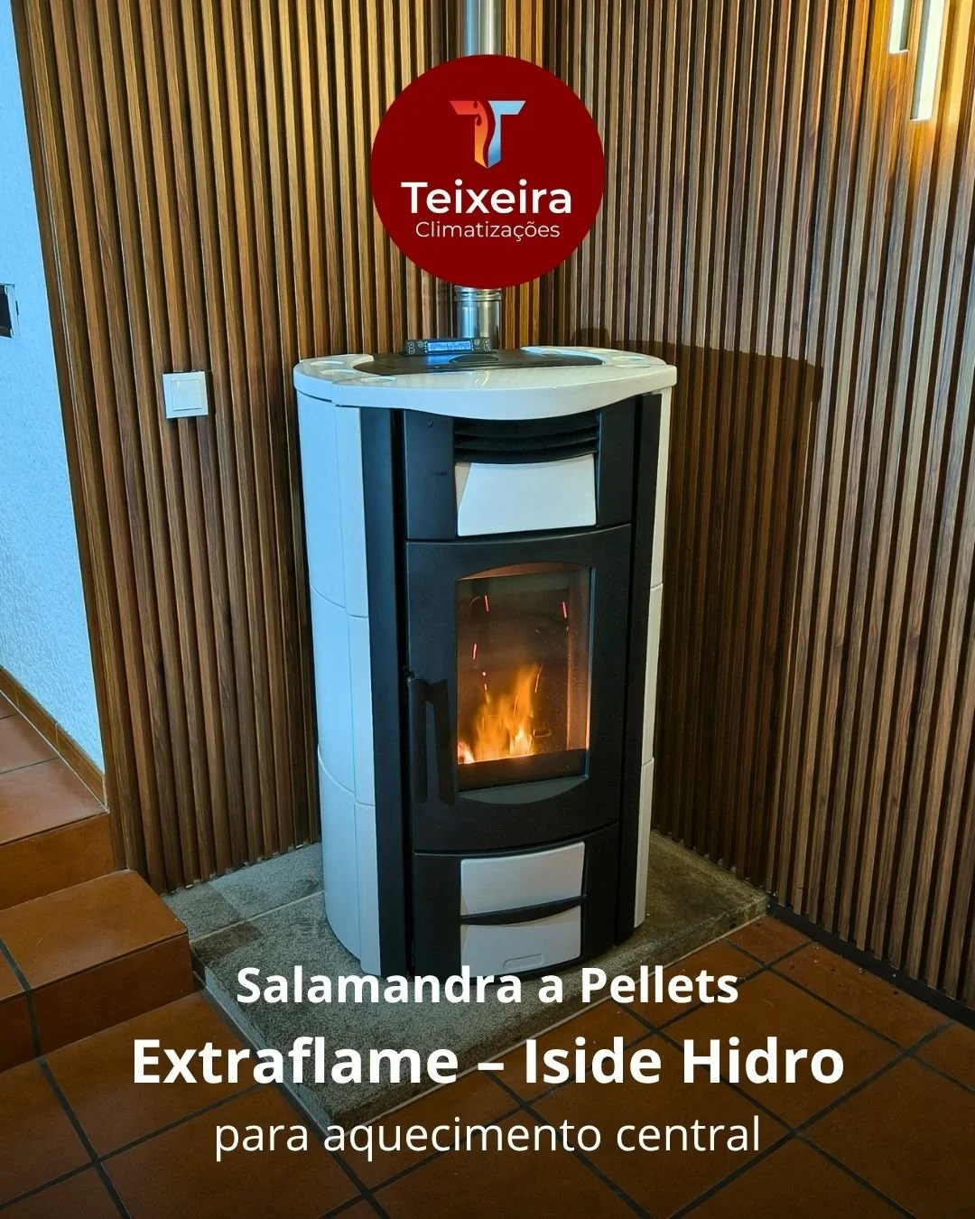 Instala&ccedil;&atilde;o conclu&iacute;da: Salamandra a pellets Extraflame Inside Hydro, preparada para alimentar o aquecimento central da habita&ccedil;&atilde;o.
Mais conforto, efici&ecirc;ncia e autonomia &mdash; tudo com um sistema limpo, moderno