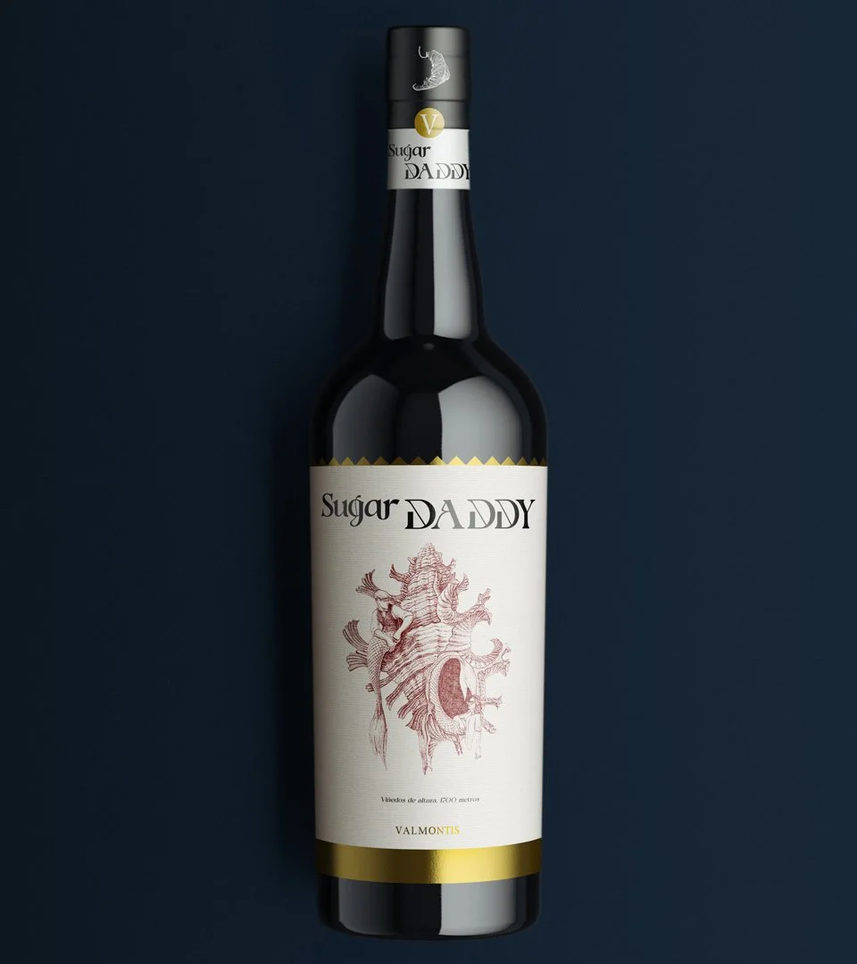 Full wine bottle mockup “Sugar DADDY” by Daniel Perez Cabrera: label with ink illustration of Chicoreus brevifrons shell, triton, and mermaid, representing complete packaging concept for speculative rosé wine.