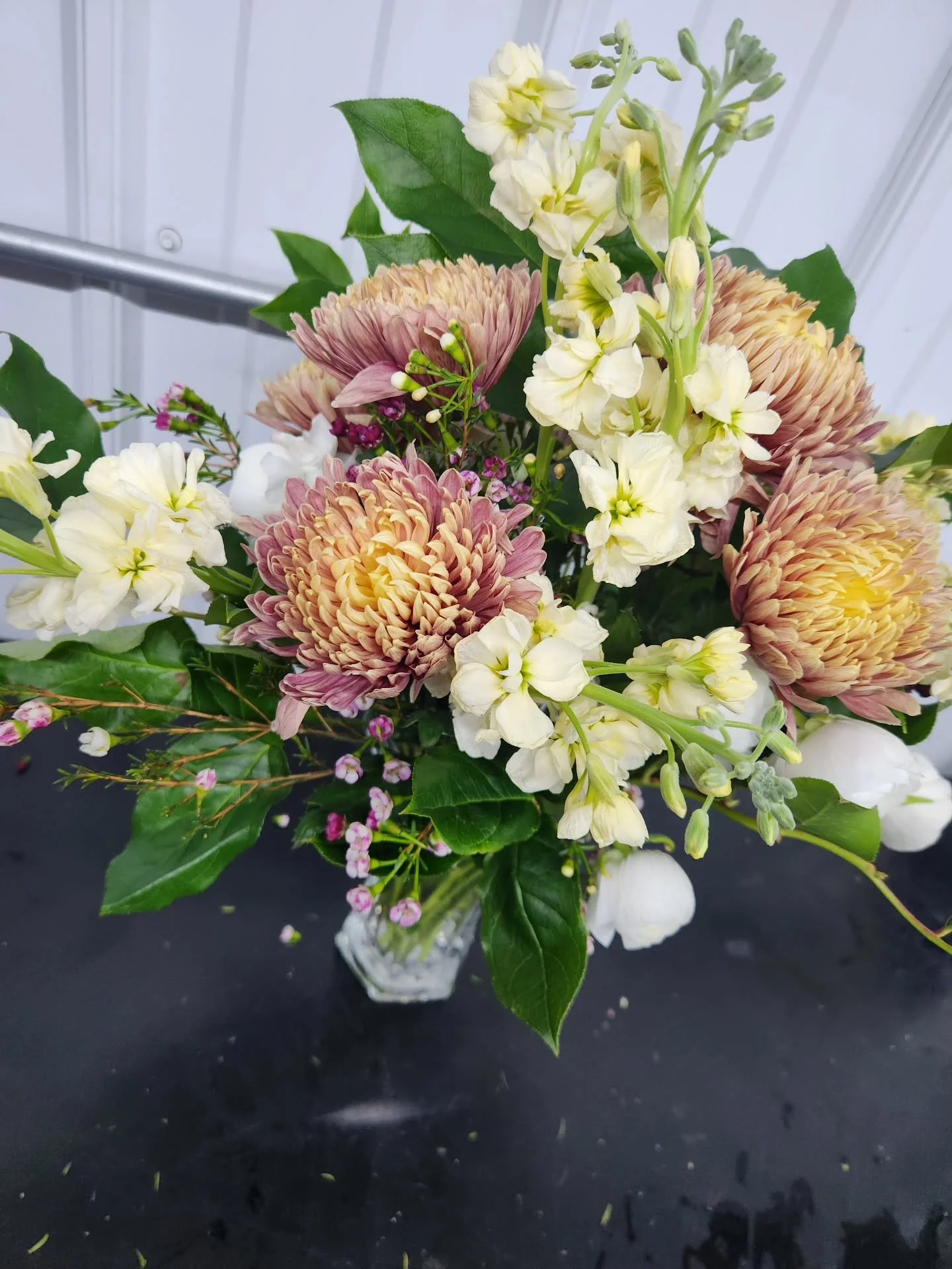 Not everything needs a paragraph.📝
Sometimes it just needs flowers.🌼

Birthdays.
Apologies.
Hospital rooms.
Dinner tables.
Just because you were thinking of them.

If you don&rsquo;t know what to say &mdash; let me help 🫶

Arrangements for any occ