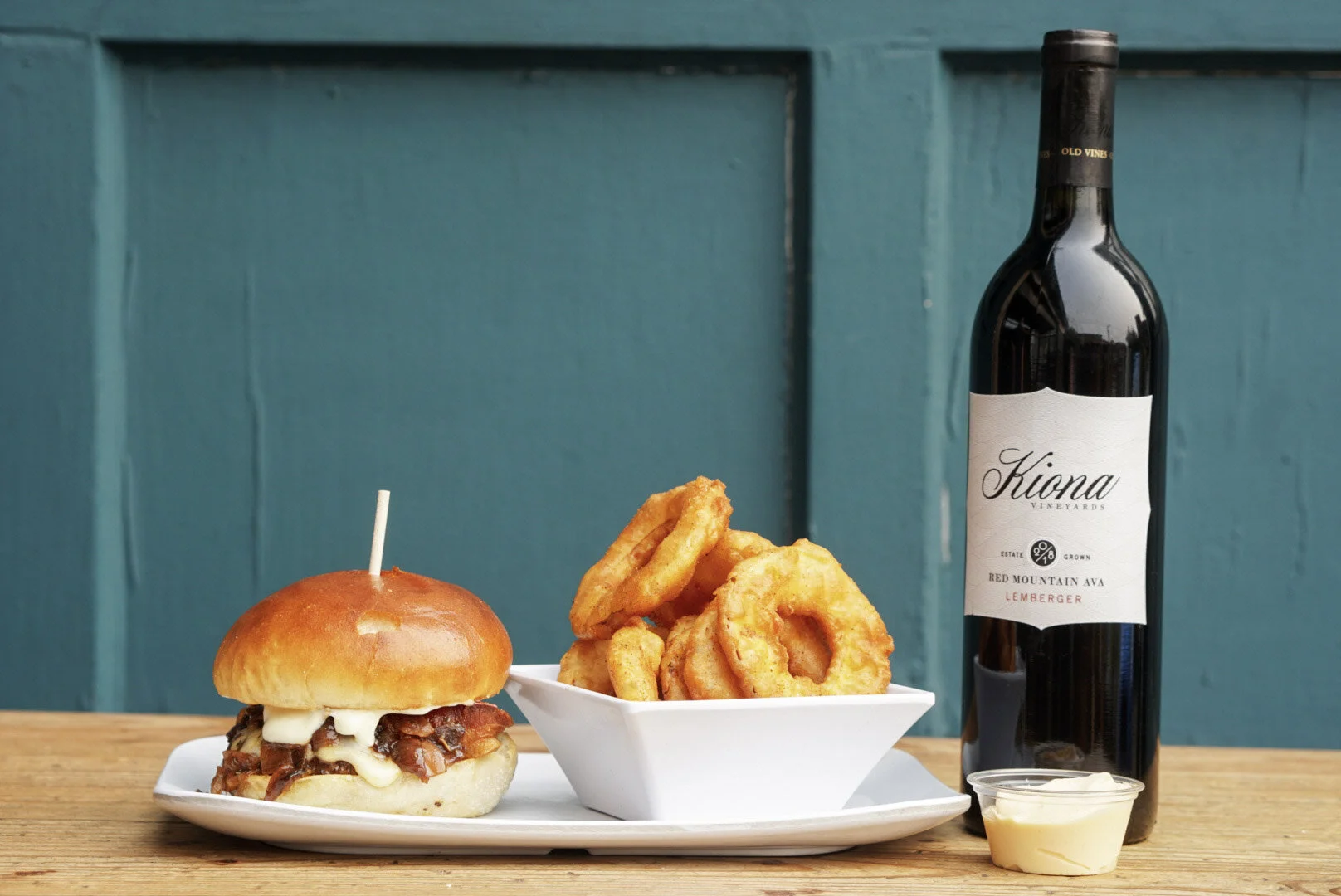 Pinkies Down: Uneeda Try This 'Berger + Burger Pairing 