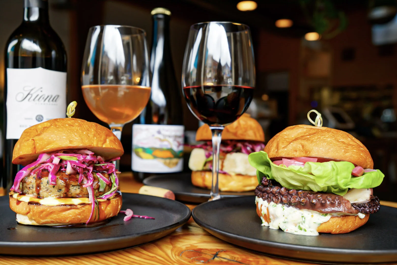 Grosgrain Winery and Kiona Vineyards Team up with Pioneer Square D&amp;E For Burger &amp; 'Berger Pop-Up 