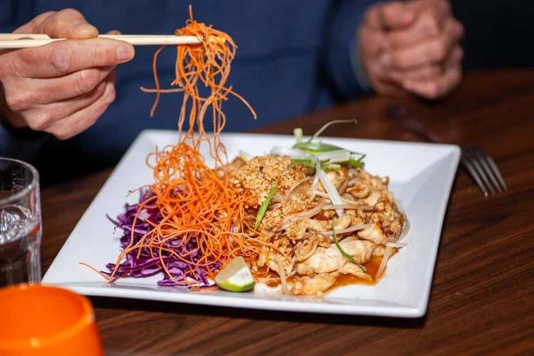 12_18_25_Mango_Thai_Cuisine_&_Bar_Restaurant_SeaTac-38.webp