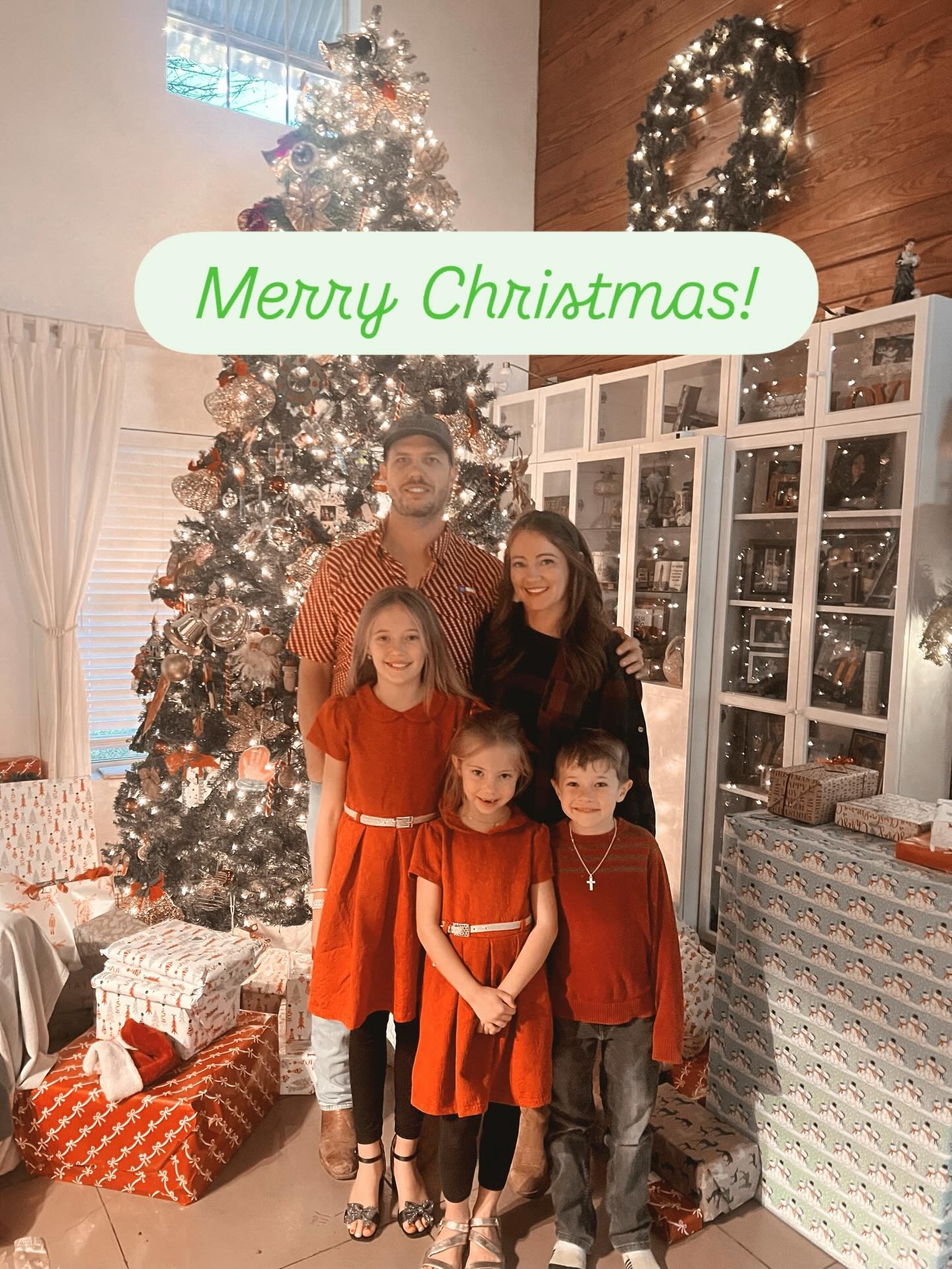 Merry Christmas! 
&ldquo;For unto us a Child is born.&rdquo; &ndash; Isaiah 9:6
Excited to see you in January! &mdash;Valley Vision