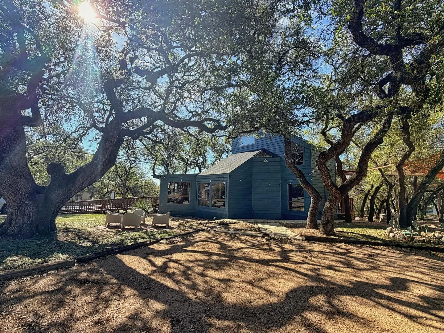 Bright mornings, brighter vision. ☀️
When was your last eye exam?

At Valley Vision, your exam is about more than just seeing clearly &mdash; we also evaluate your overall eye health. From lashes and dry eye symptoms to the health of your eyes, we lo