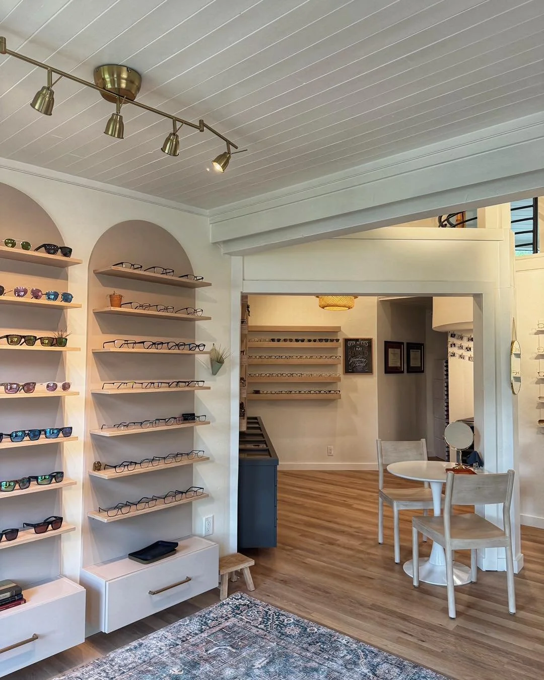 A fully stocked optical 🤩👓✨ Now that&rsquo;s a beautiful sight this Thursday morning!

Your perfect frame is waiting. We have something for everyone &mdash; no matter your style, prescription, or budget. From bold and trendy to timeless and classic