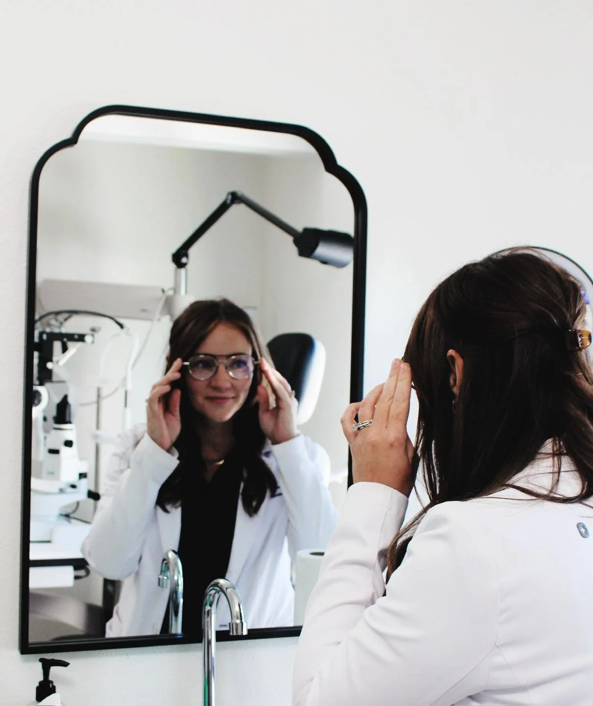 Small-town care, modern eye care. 

When you visit Valley Vision, you&rsquo;re not just another appointment on the schedule. You&rsquo;ll see a doctor who lives here, raises her family here, and is invested in the health of our community. 

Whether y