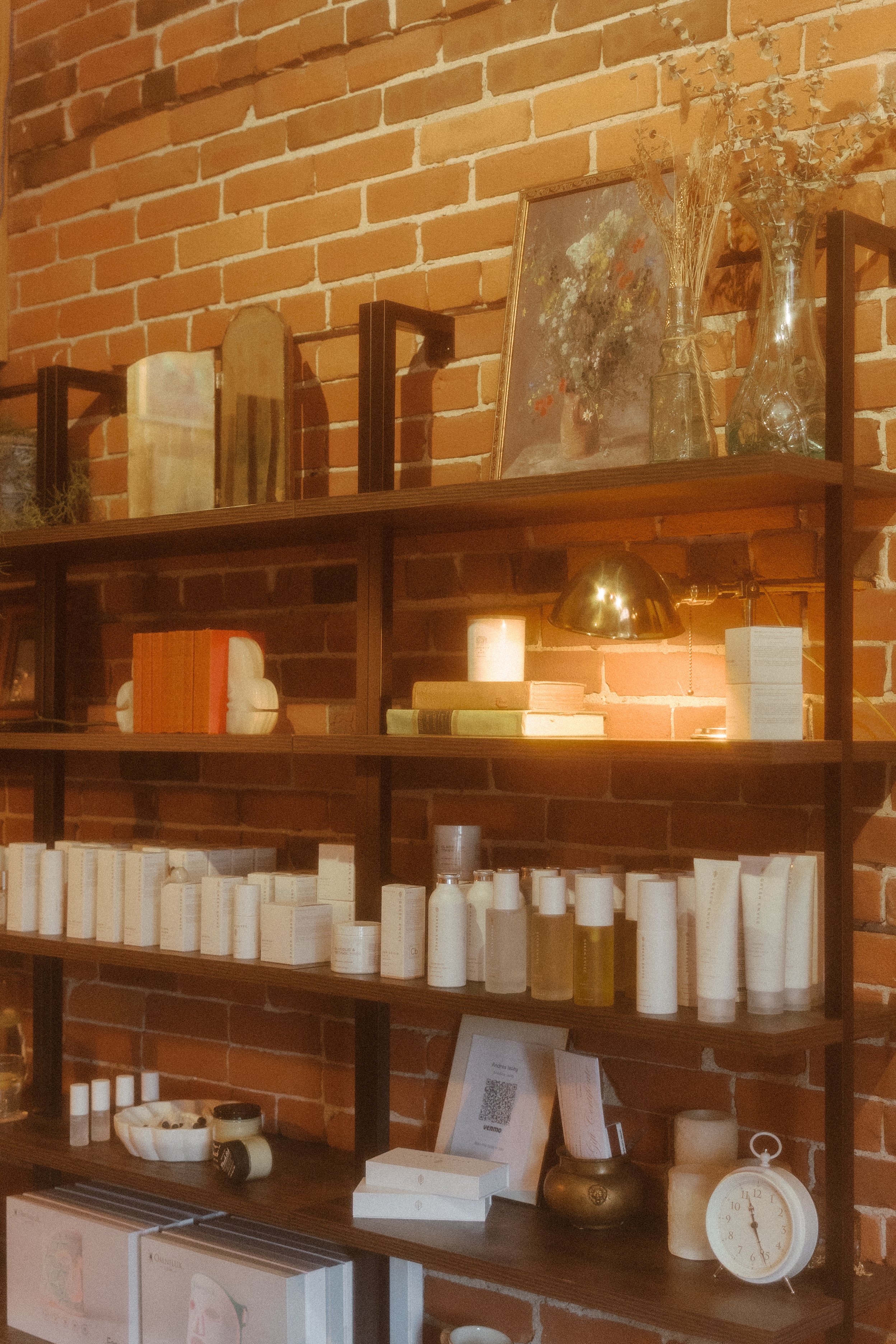 Sundara Skincare uses only clean, organic skincare products carefully selected to treat dehydrated skin, persistent acne, and the early signs of aging at the root, not just the surface. Clean beauty the way it was meant to be.
