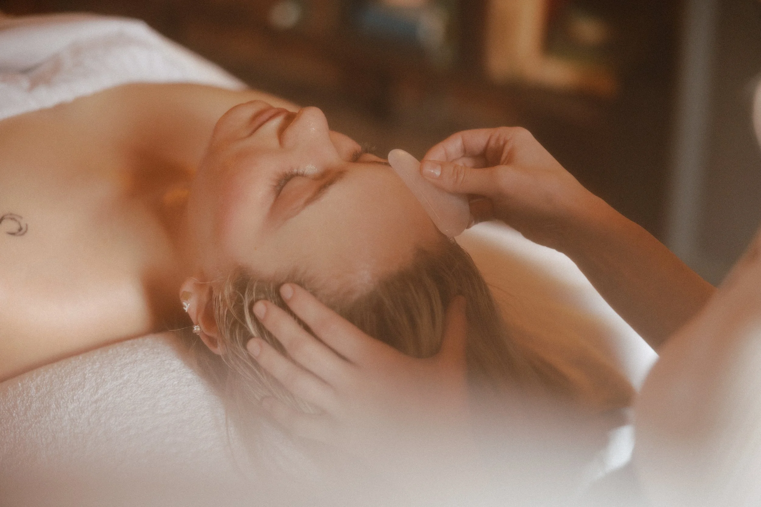 Meet Andrea, the heart behind Sundara Skincare in Burlington, VT. With a deeply personal, whole-person approach to clean beauty, Andrea specializes in custom facials for acne-focused and anti-aging concerns, helping clients understand their skin and 