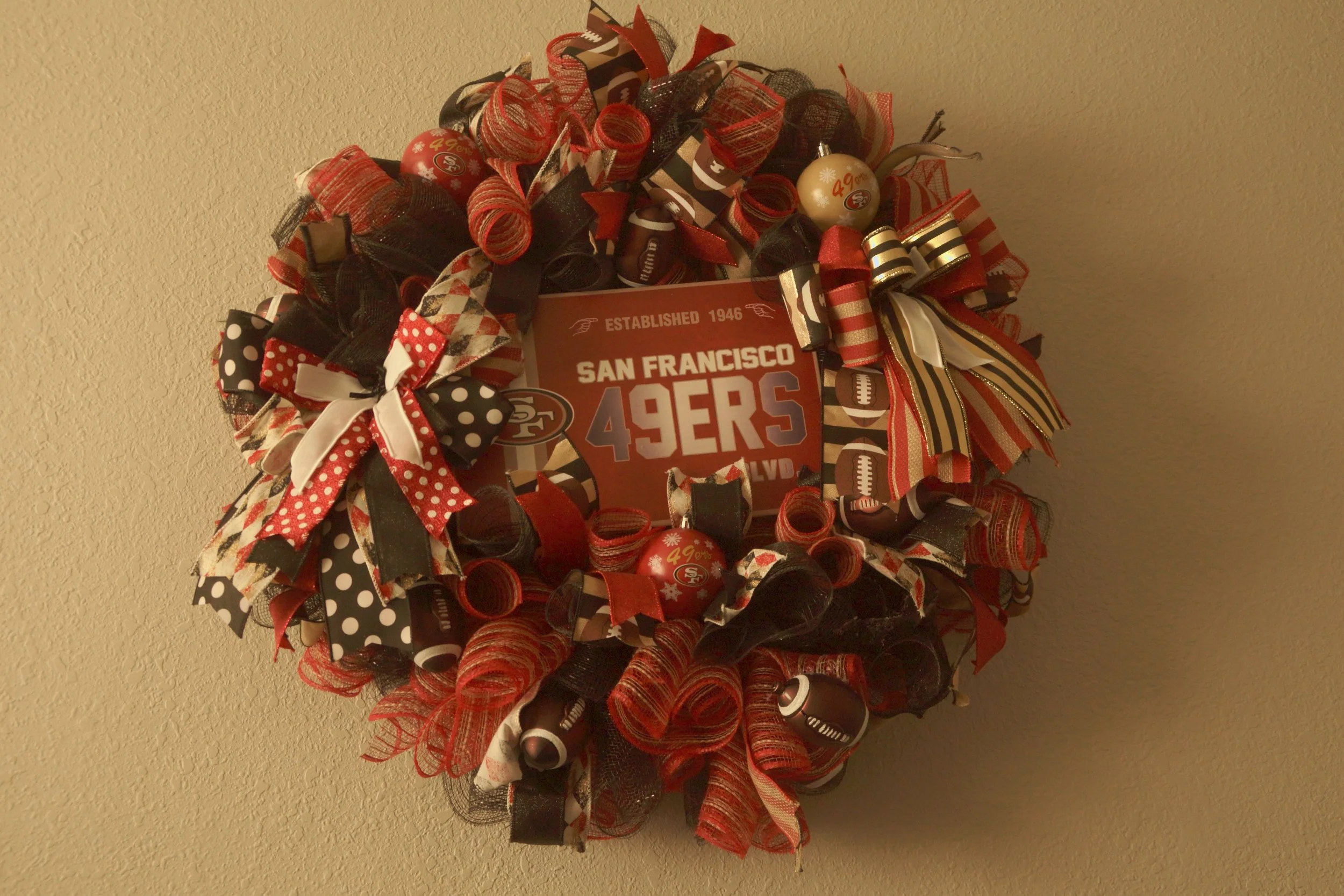Bow-tiful 49er Wreath