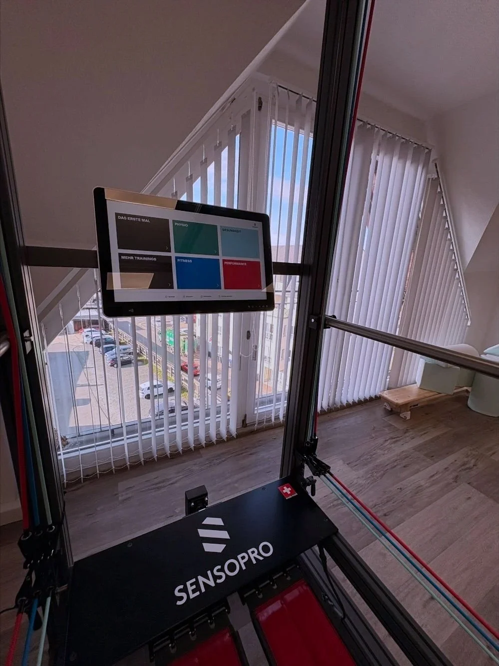 Sensopro Luna mit Traings-Bildschirm.