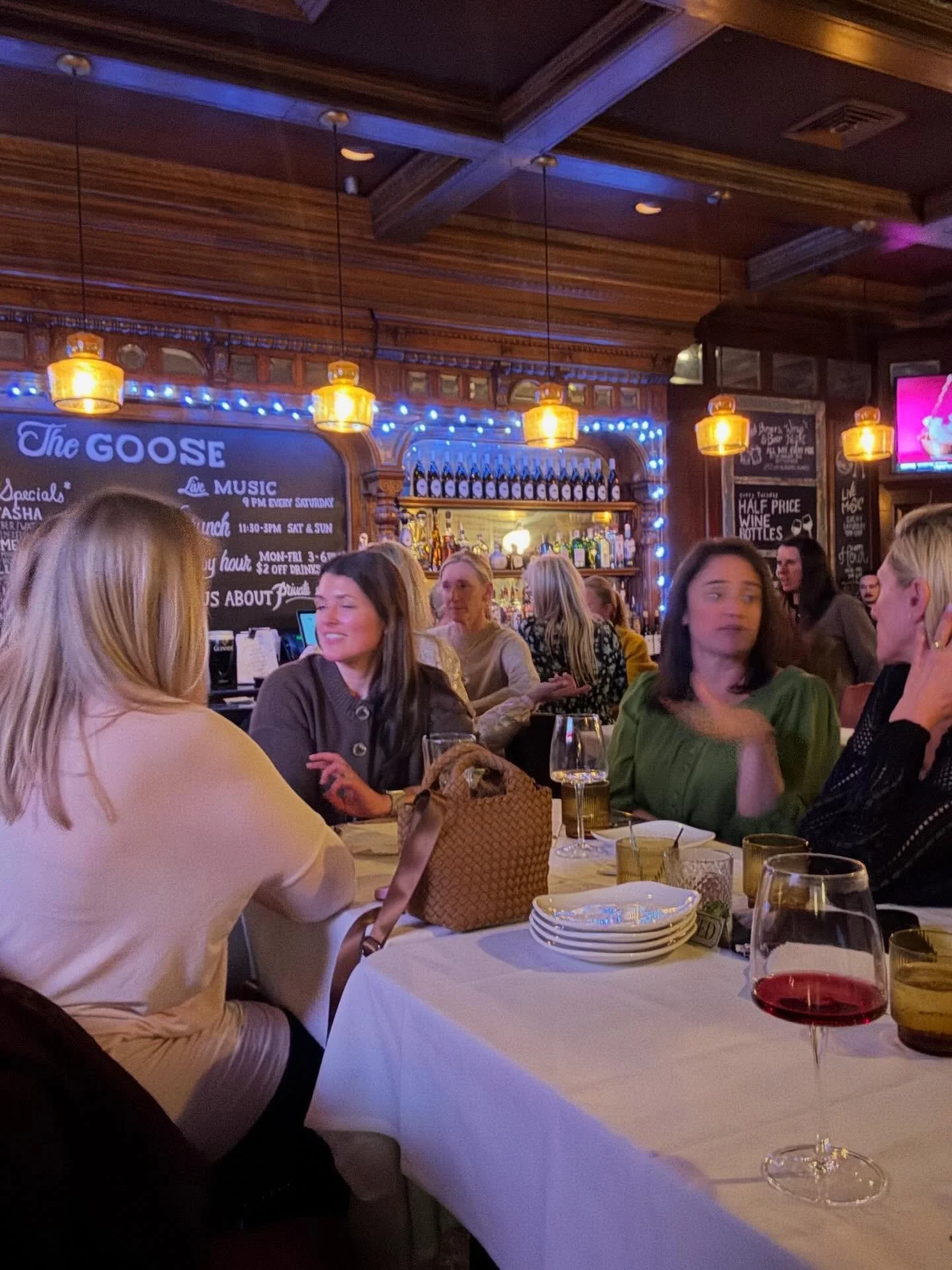 A wintry-mix drove the Tokeneke moms out in droves last night for the TPTO Parent Engagement&rsquo;s Last Call for Winter cocktails at The Goose. Stay tuned for next round at the beach!
