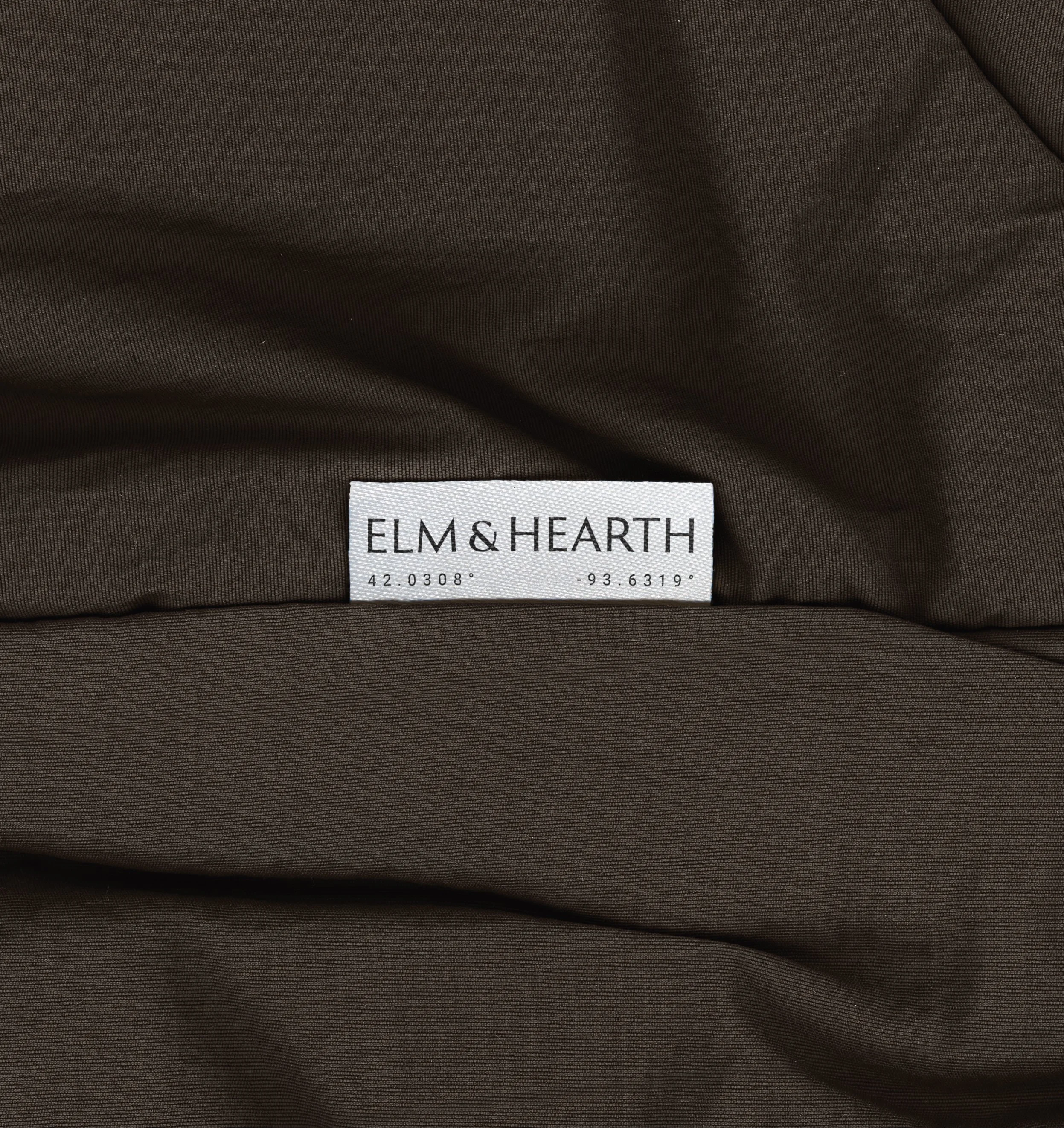 Brand identity for wellness cabin.