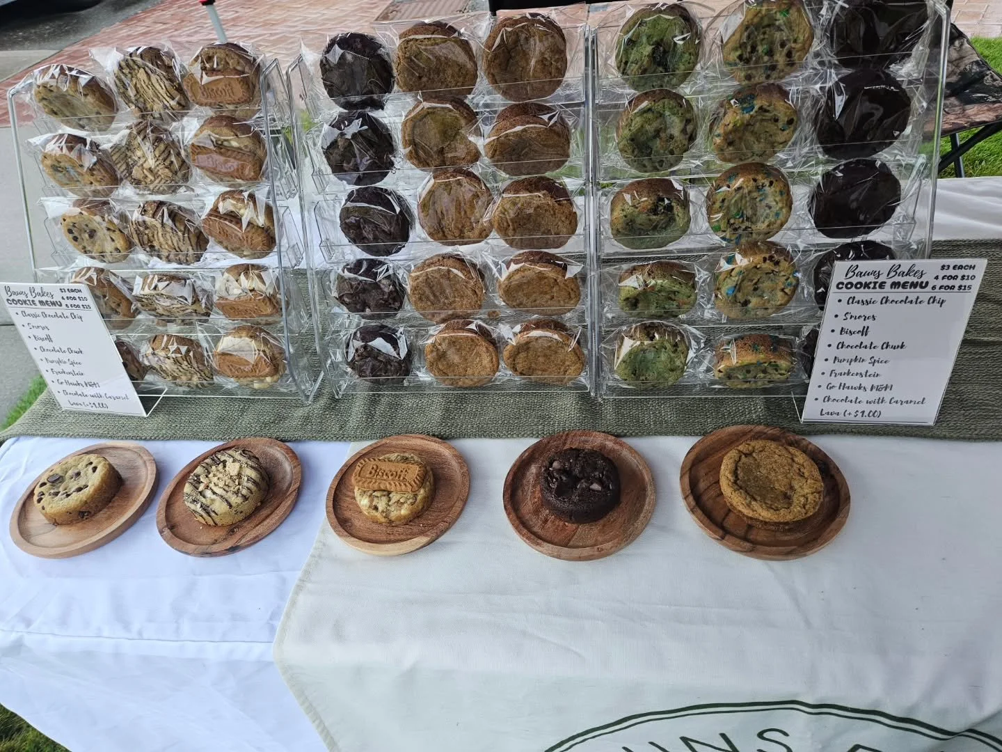🎃👻 WE&rsquo;RE BACK AT THE MARKET THIS WEEK! 👻🎃

Come see us at the Burlington Farmers Market TODAY from 10 AM&ndash;3 PM! 💜💚

We&rsquo;ve got some NEW cookies joining the lineup! 🍪✨

🧟&zwj;♂️ Frankenstein &mdash; a spooky new treat perfect f