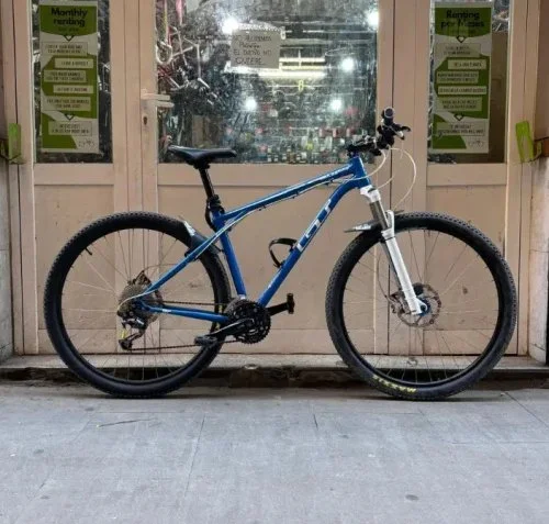 Bicicleta de segunda mano en venta en Barcelona, revisada y lista para usar en Monbike.