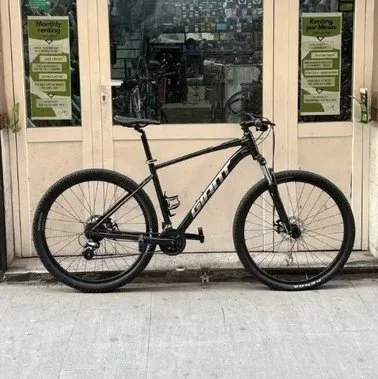 Bicicleta de segunda mano en venta en Barcelona, revisada y lista para usar en Monbike.