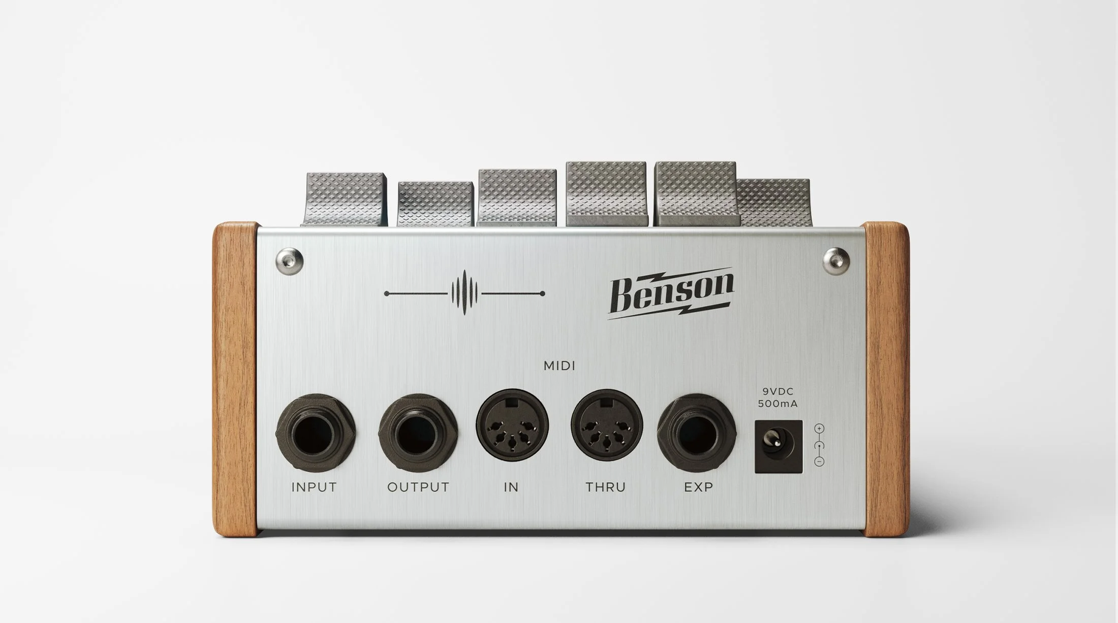 Inputs and outputs of the Preamp MKII pedal.