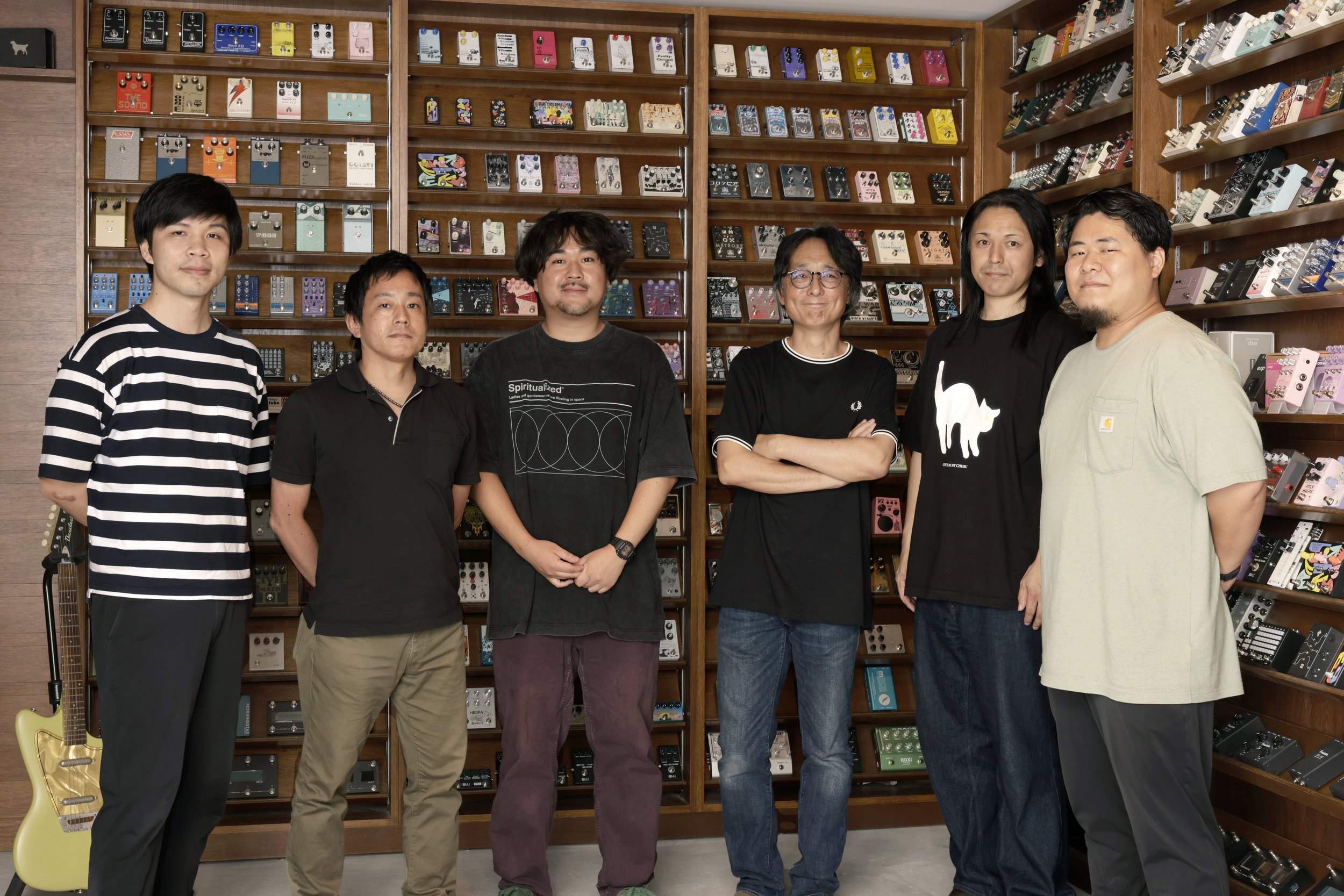 All 6 employees of Umbrella smilling.