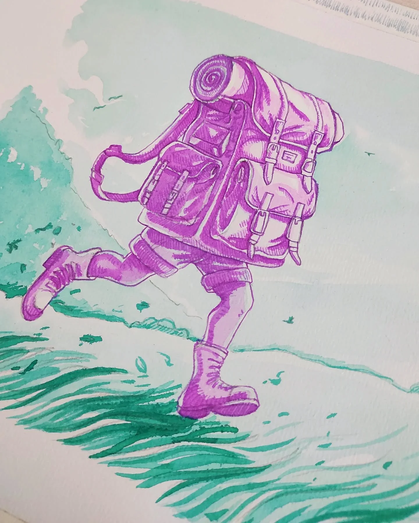 O schiță în cerneală violet a unei persoane care face drumeții, cărând un rucsac mare cu un sac de dormit rulat, mergând prin pădure și verdeață.