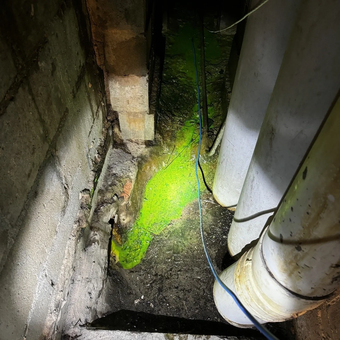 Site C - Dye travelling along floor of wall cavity