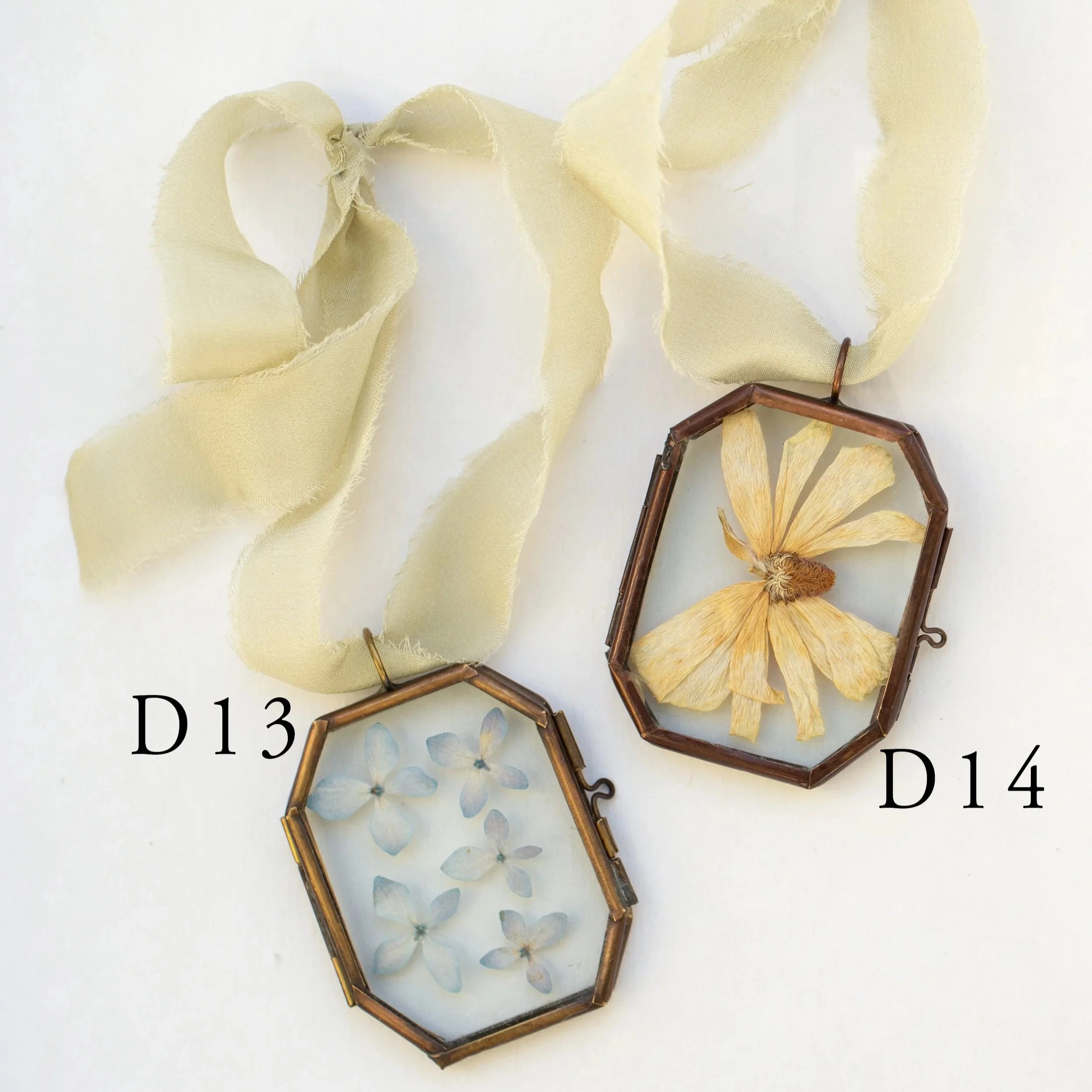 Vintage Glass Locket Ornament - Dew Silk