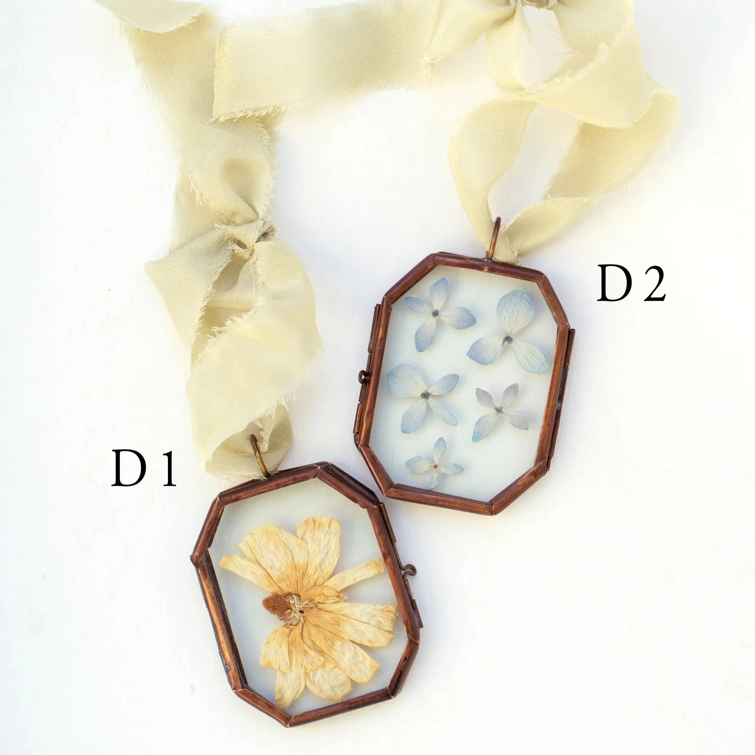 Vintage Glass Locket Ornament - Dew Silk