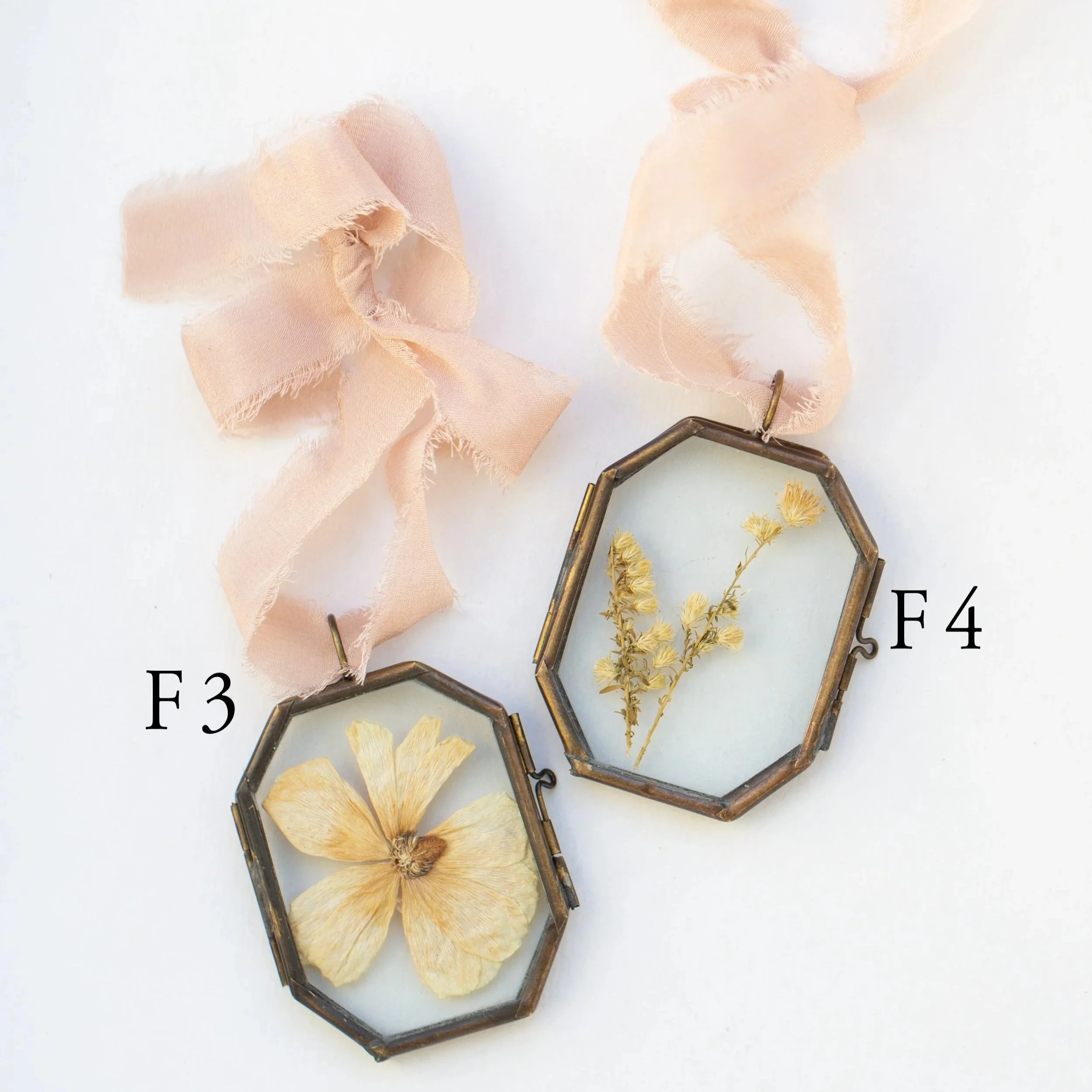 Vintage Glass Locket Ornament - Frosted Blush