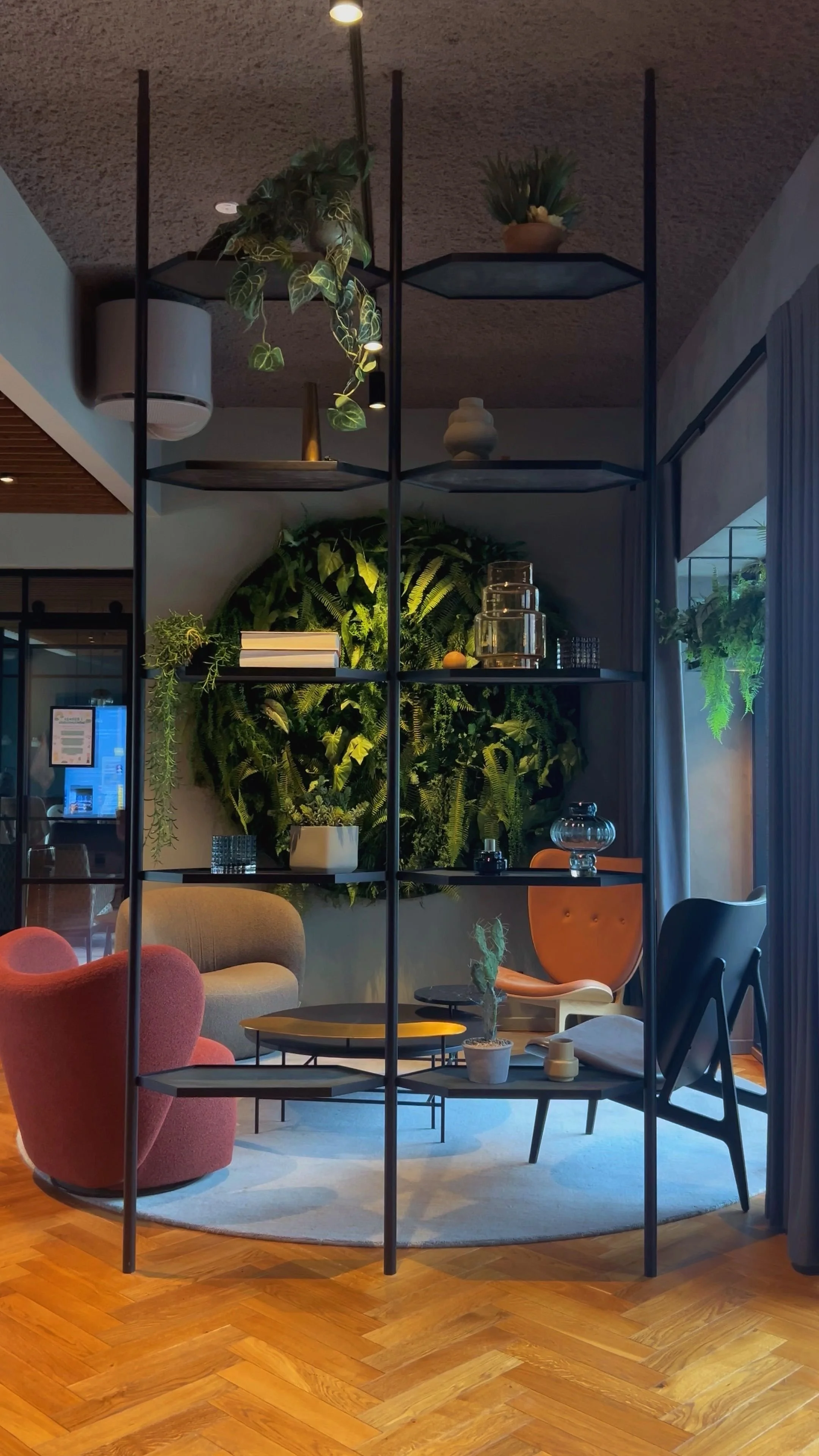 Mur végétal vivant sans entretien, plantes naturelles, végétalisation intérieure, design mur vegetal végétal, sur mesure, durable, écologique et innovant.