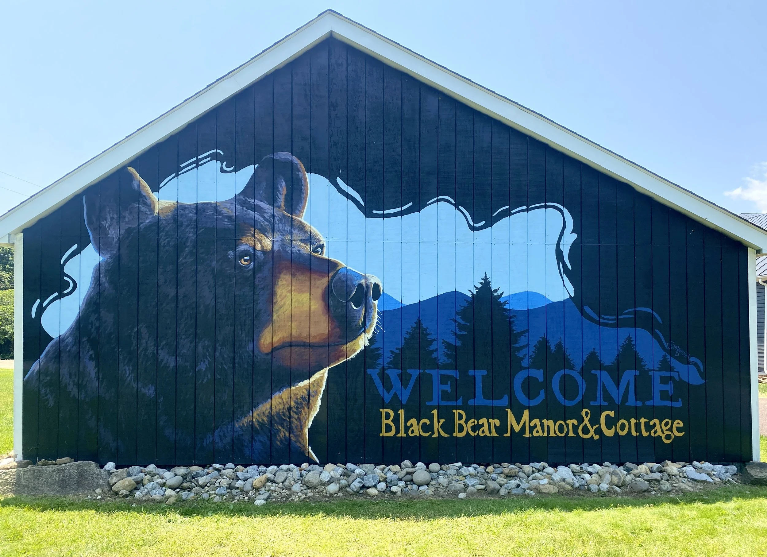 Black Bear Manor & Cottage (2025) Sperryville, VA