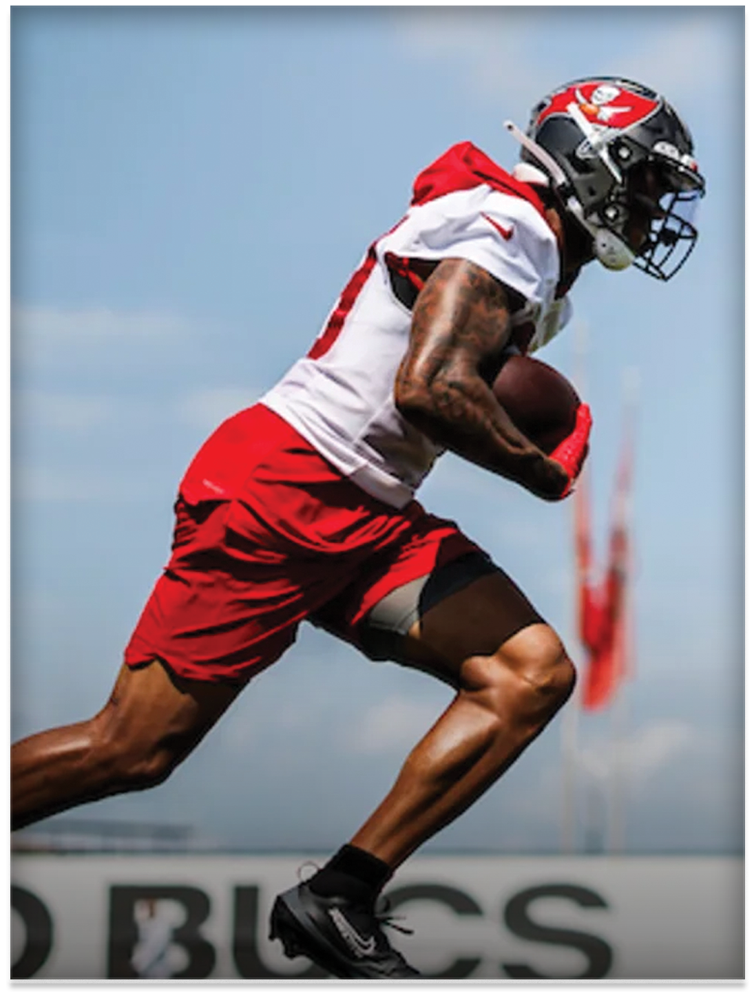  Dennis Houston, Tampa Bay Buccaneers  
 Photo: Tampa Bay Buccaneers 