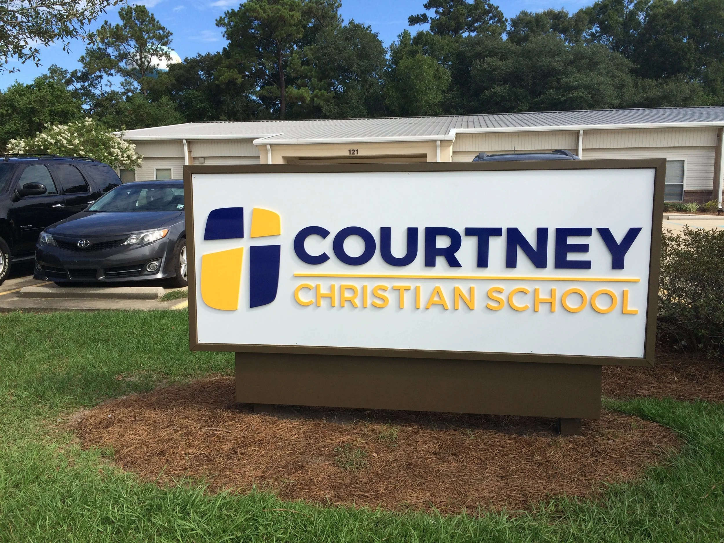 courtney-christian-school-monument-sign.JPG