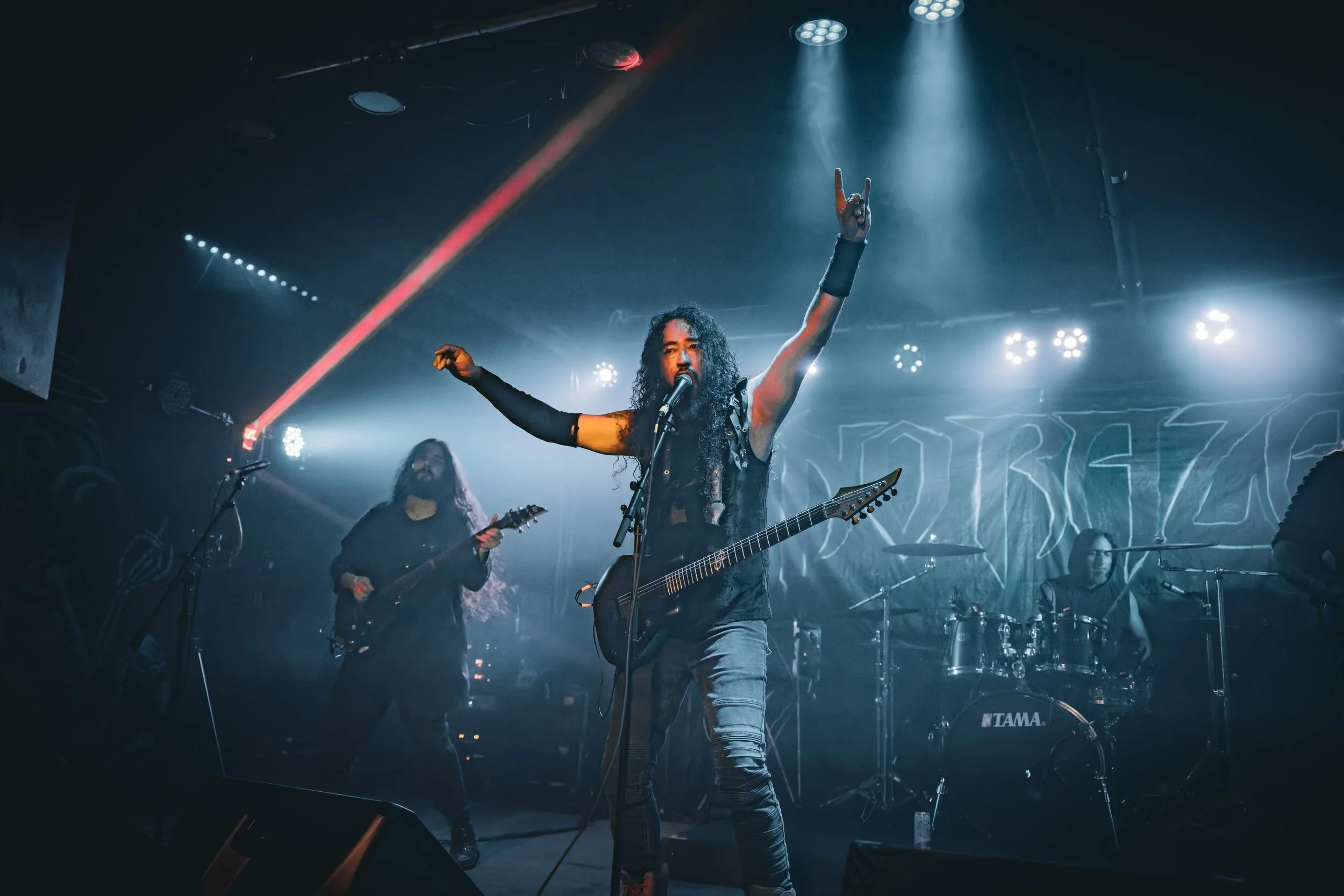 No Raza brings a Sound so strong to the Chapel