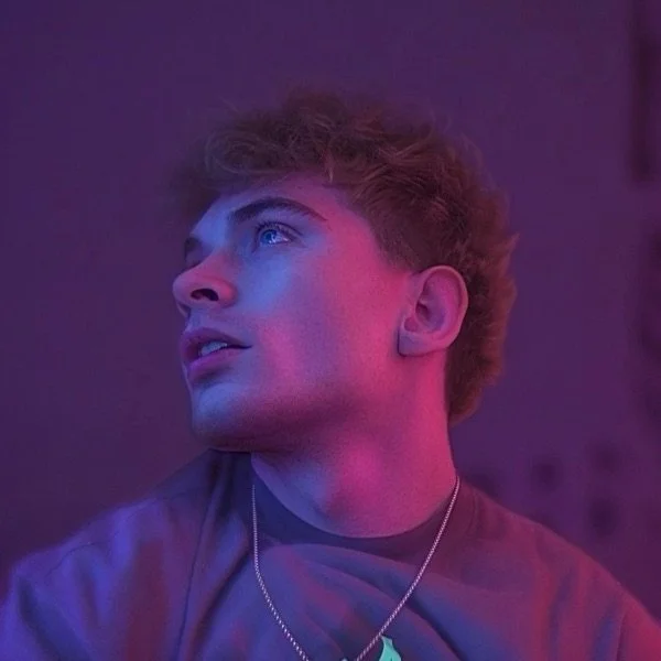 IM NOT SUPPOSED TO BE HERE