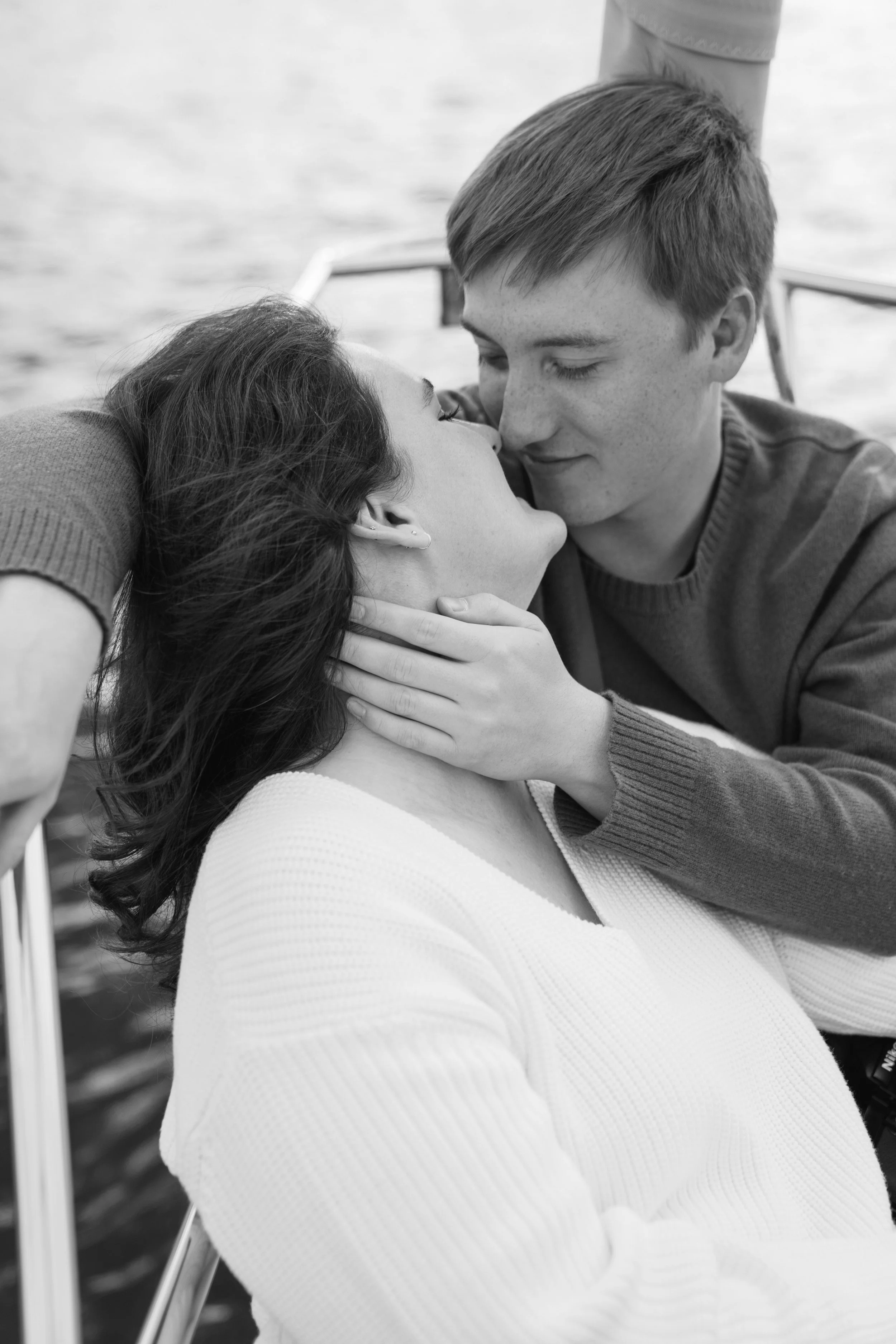 LAURENANDELIAS-oregonengagement-islandsailingclub-sneakpeeks-madelinerosephotographyco-3.jpg