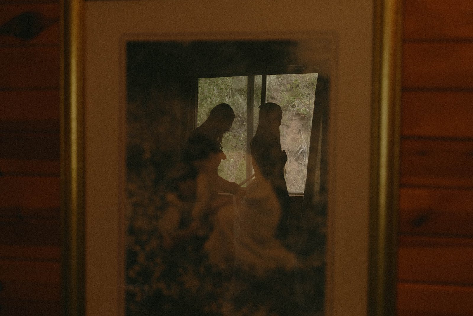 Your Elopement Getting Ready Photos Are Boring. Here’s How to Make Them Unforgettable
