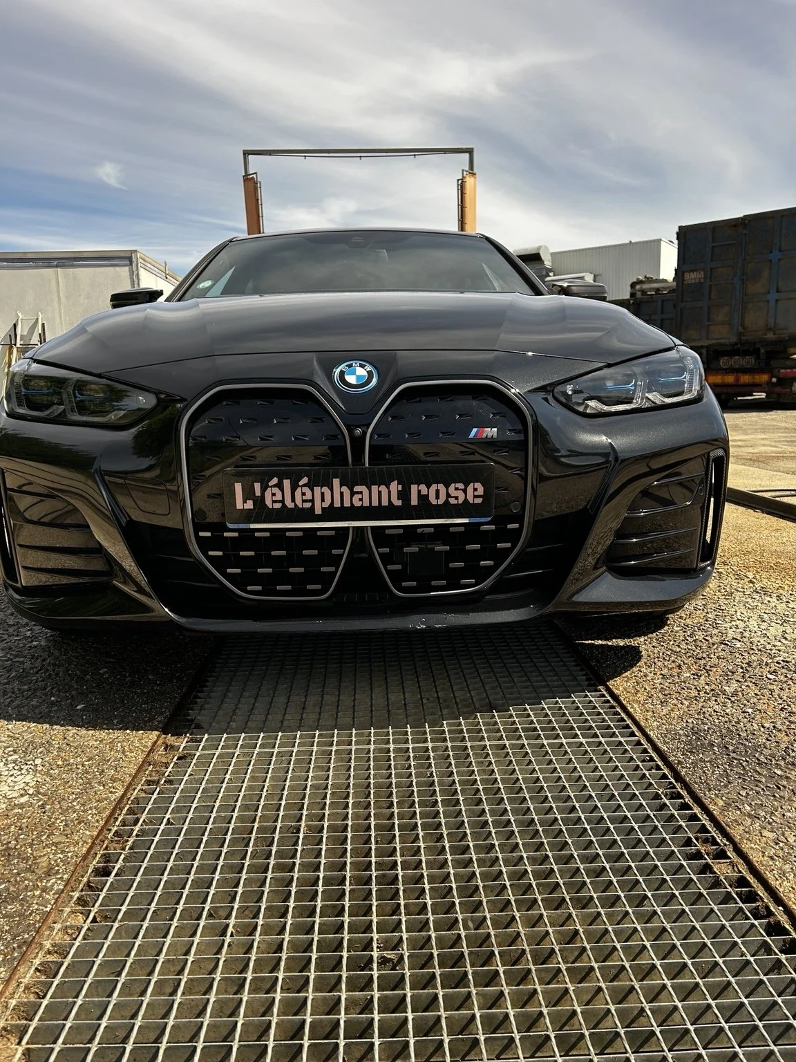 BMW_i4_moins_de_20Mo.jpg