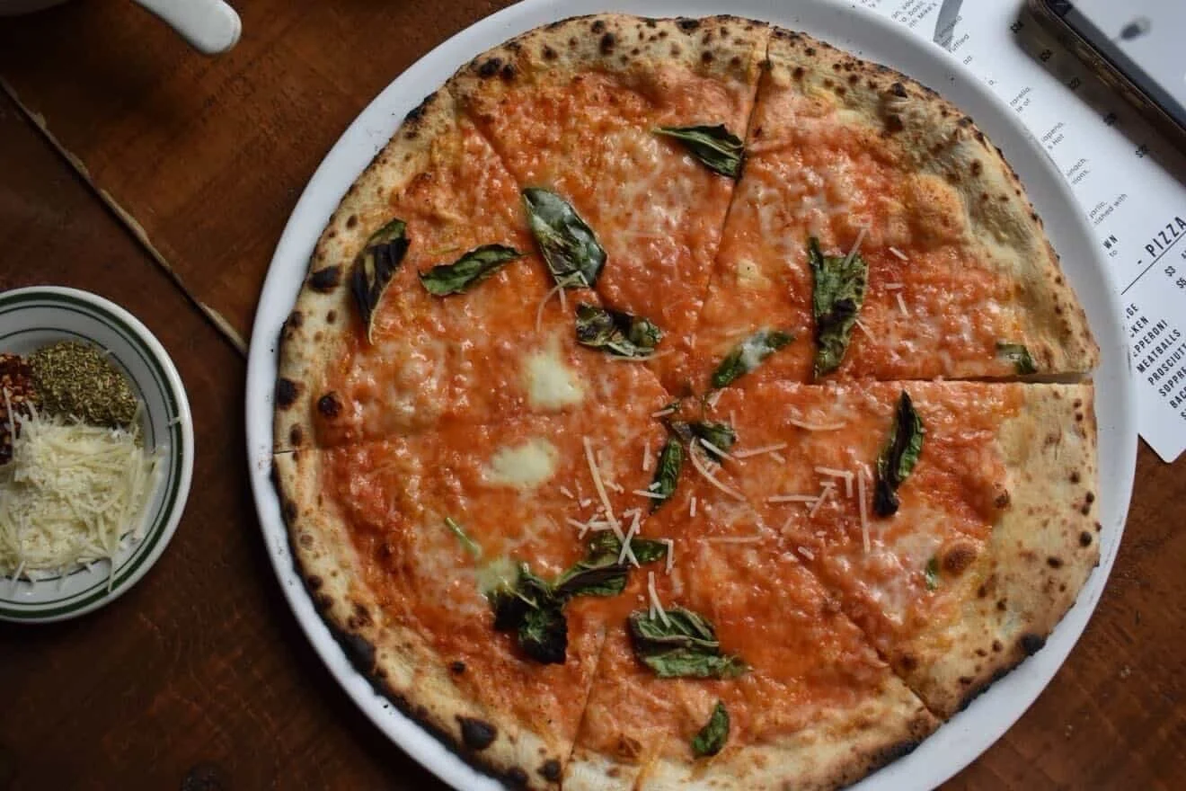 It&rsquo;s the weekend, pizza babes!!!

📸: @renofood.blogs