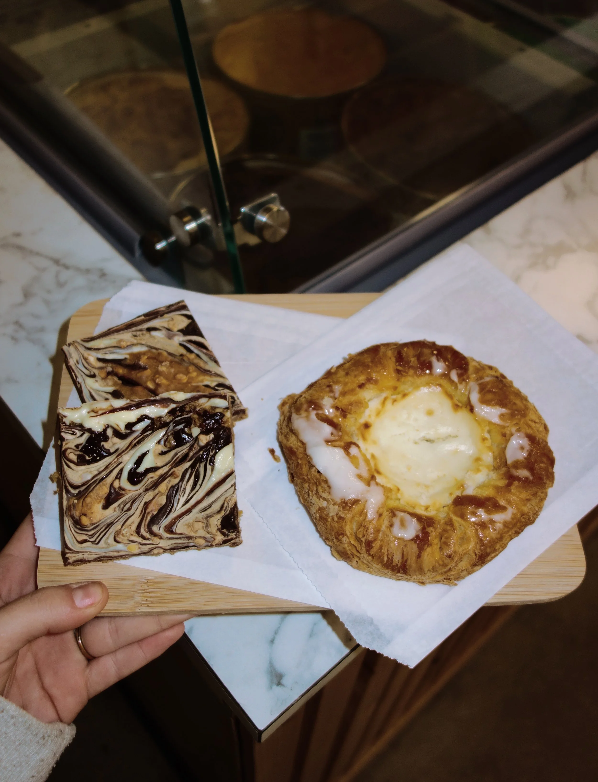 Bakery bar & Danish