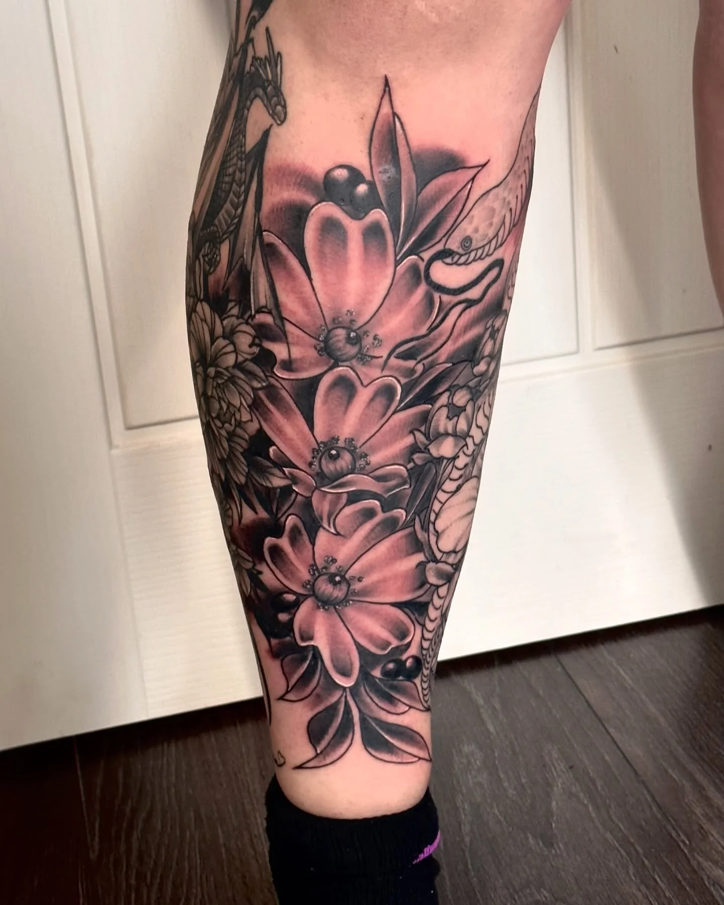 Soft black and grey floral filler