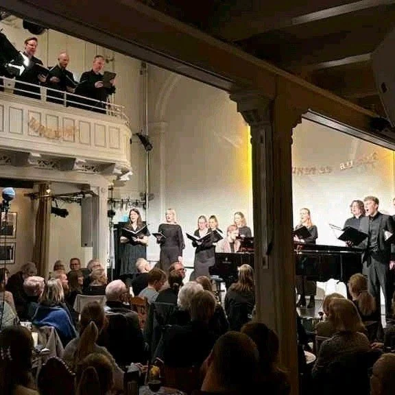 Vi har s&aring;vidt landa etter v&aring;r "rundreise" i l&oslash;rdagens konsert! Tusen takk til @juliaselinablank  for &aring; sette en helt unik musikalsk og romlig, f&aring;r vi si, visjon ut i livet, til @aspesaeter for fortryllende pia