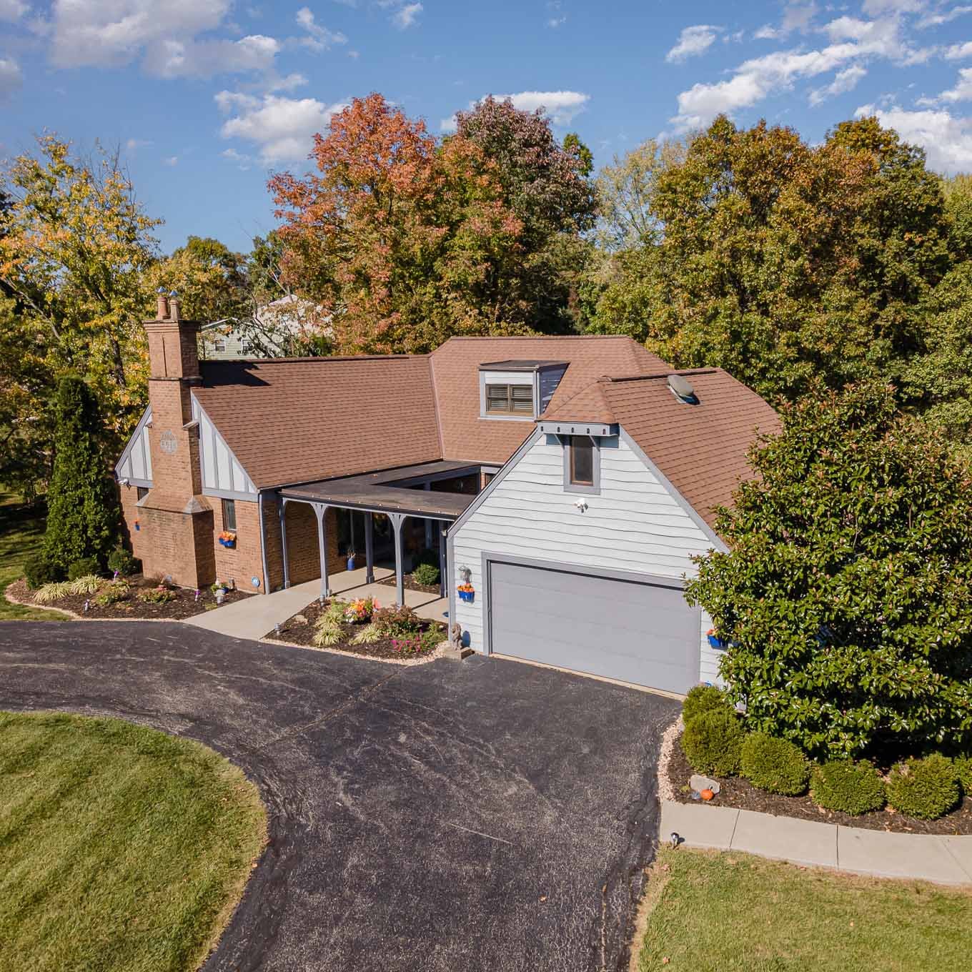 From the sky to the street, we capture perspectives that make a difference.
 Aerial photos bring context, scale, and a polished look to every listing.

#NextDoorPhotos #AerialPhotos #ListingMedia #ReliableQuality #LocalPros