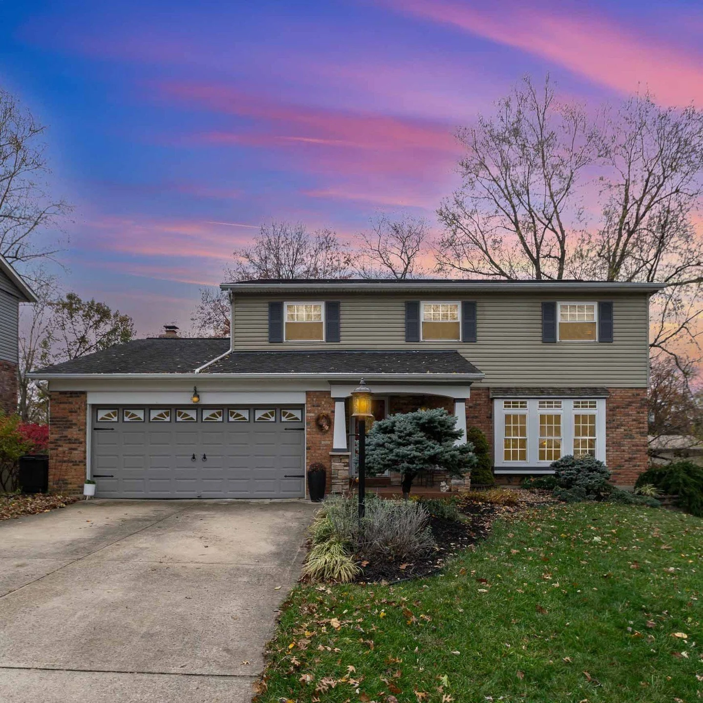 Twilight photos add that extra touch of elegance buyers notice. We capture and convert with precision, so every listing shines after dark.

#NextDoorPhotos #TwilightConversion #ListingPhotos #MarketReady #LocalPro