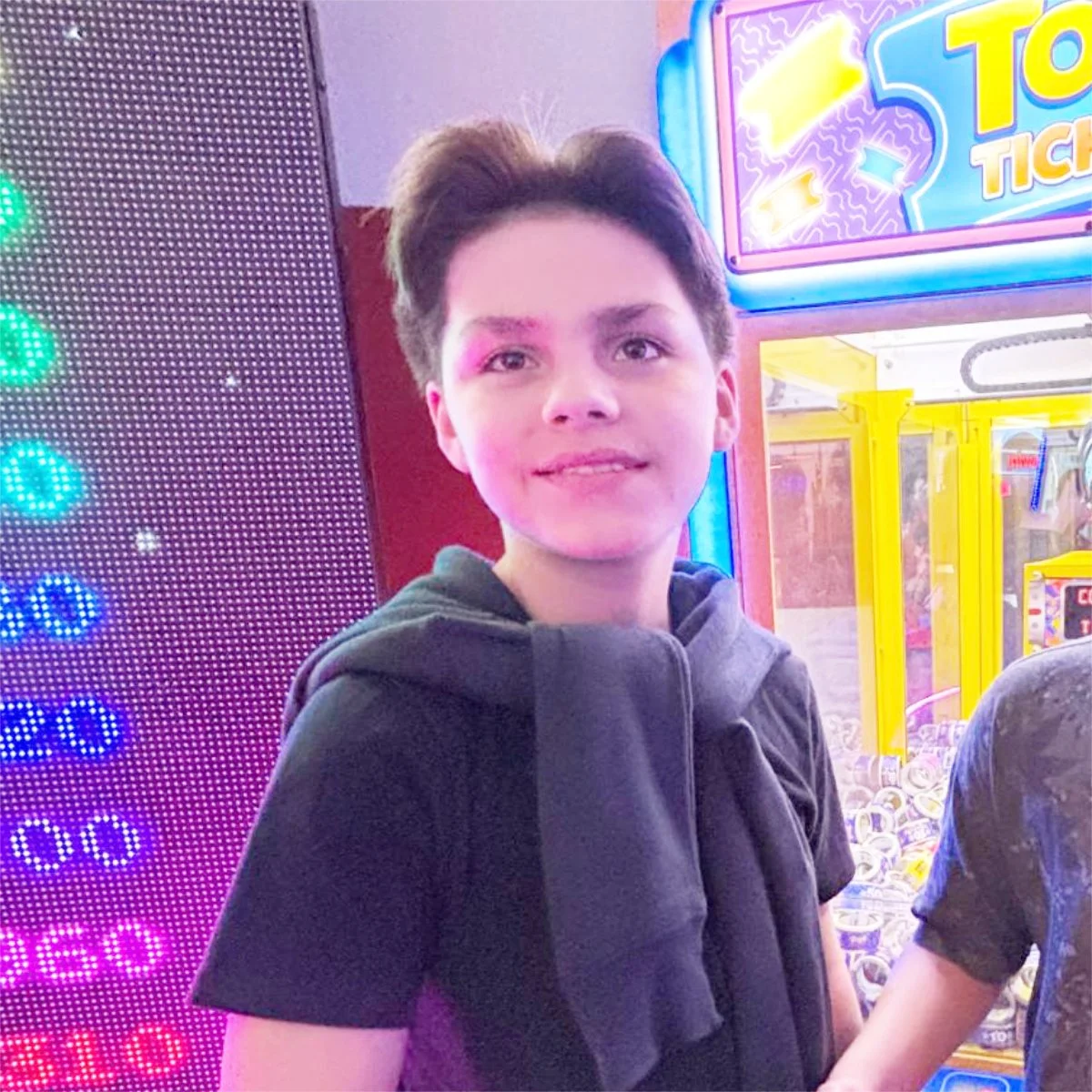Louie Hernandez