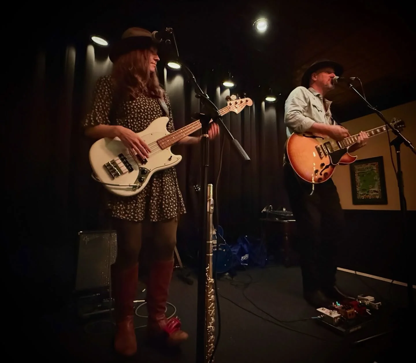 BRIAN ASHLEY JONES &amp; MELANIE JEAN LIVE! Country &amp; Country Blues! 🎸
They&rsquo;re back! The incredibly talented Brian Ashley Jones and Melanie Jean are performing live at the pub right now!
Join us for an evening of their captivating original