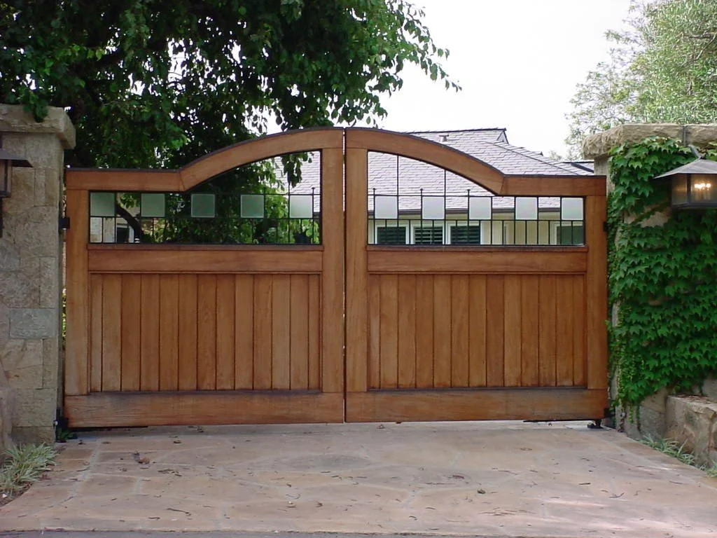 Arts and Crafts: The Harmony of Wood Joinery and Iron