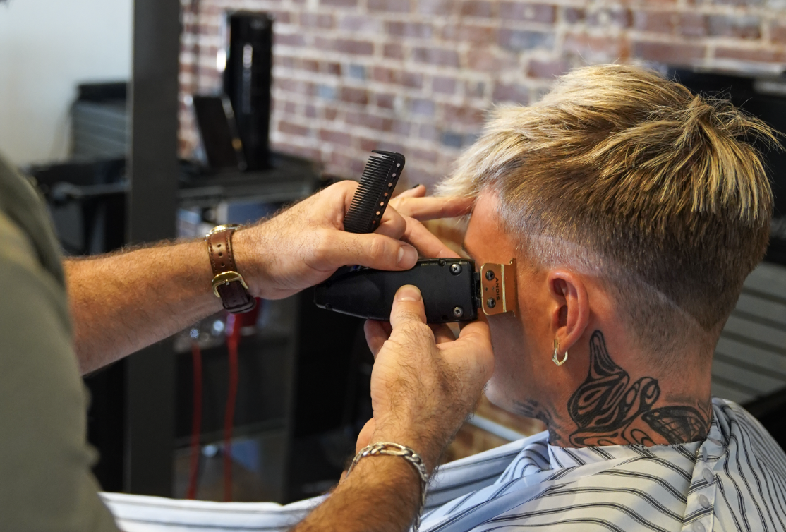 Men’s haircut barber service Memphis, Tennessee