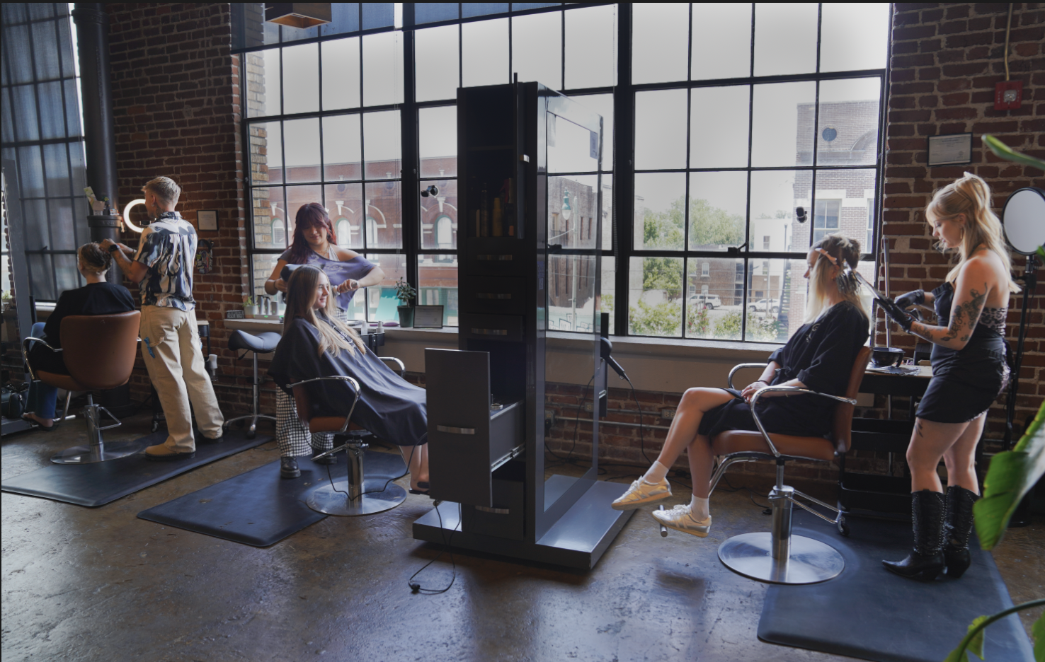 Salon 387 is hiring stylists and colorists in Memphis & Lakeland, Tennessee